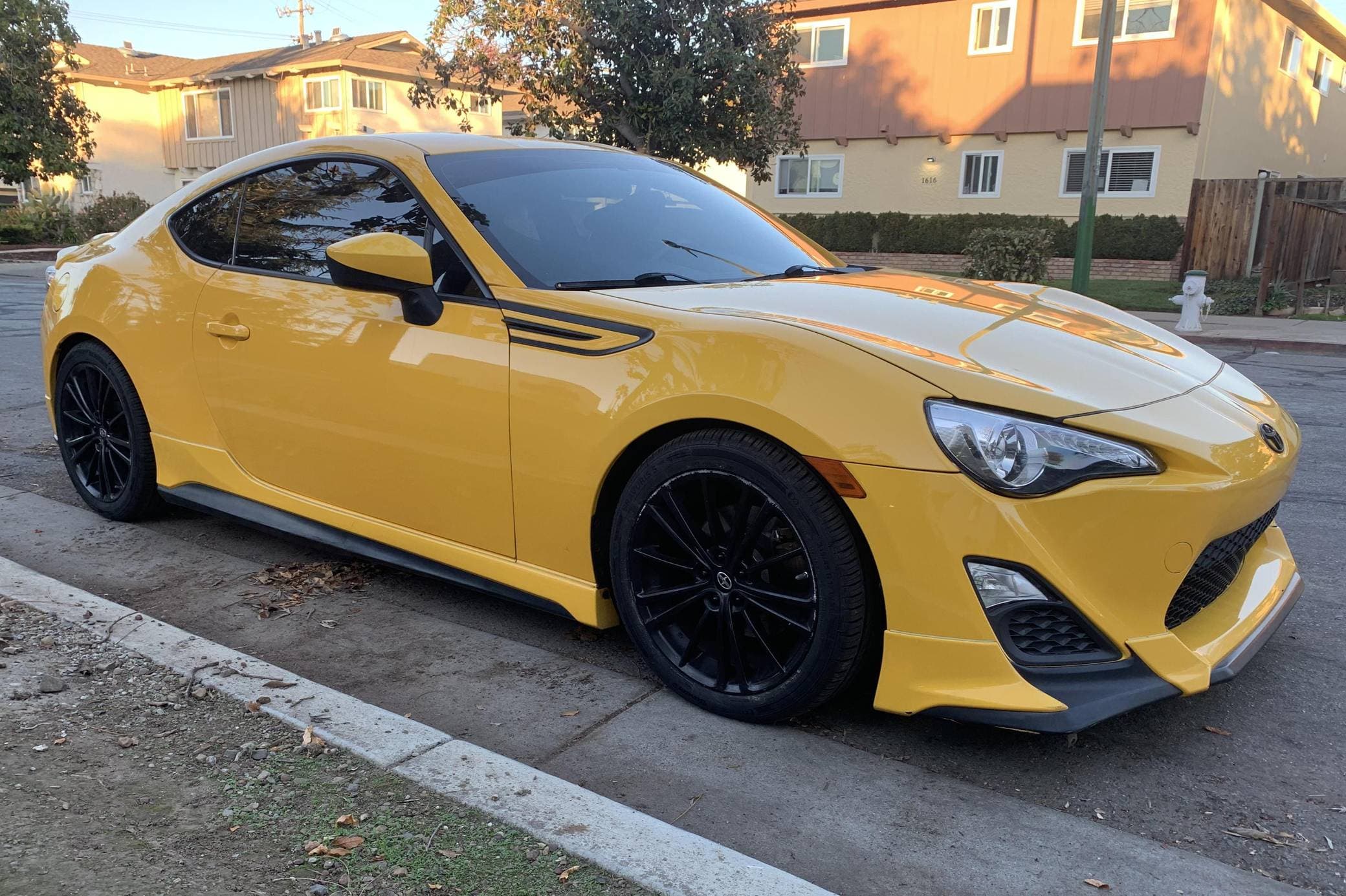 2015 Scion FR-S sold for $16,000