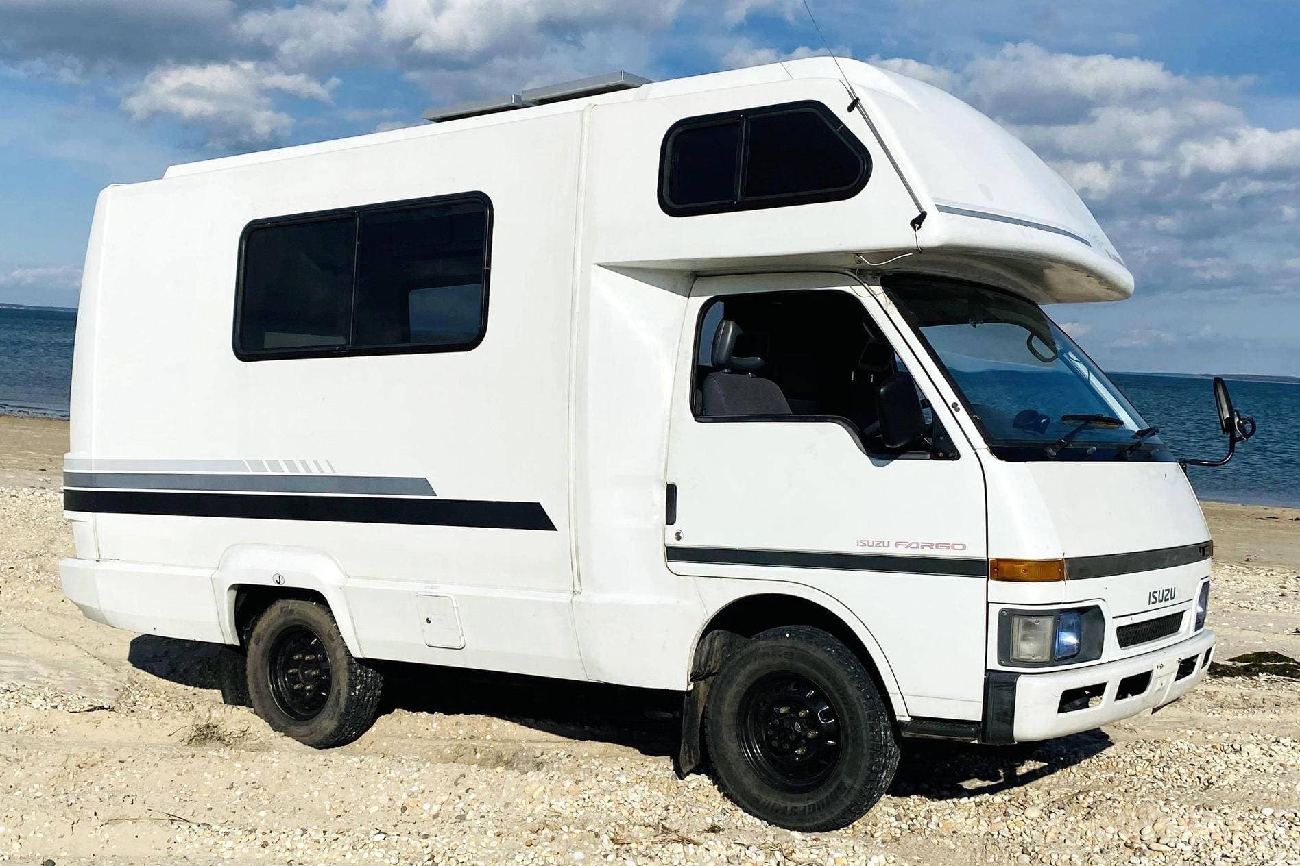 1995 Isuzu Fargo sold for $21,158