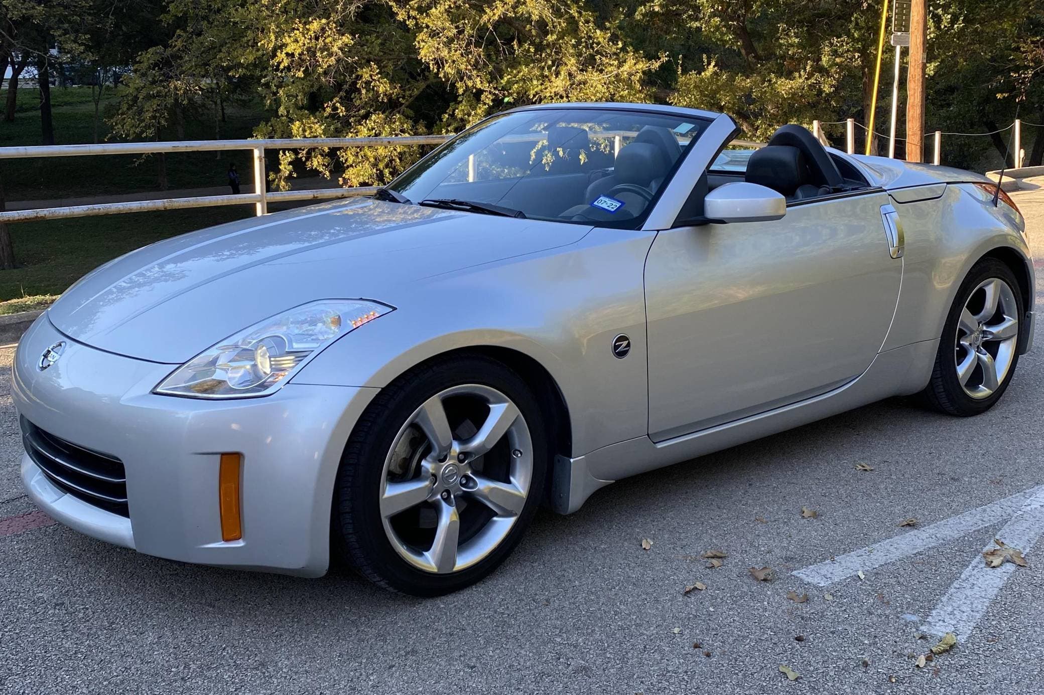 2006 Nissan 350Z sold for $11,300