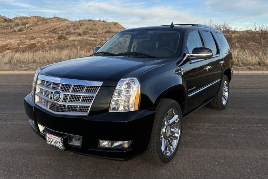 2011 Cadillac Escalade & EXT GMT900 (2007-2014) sold for $35,000