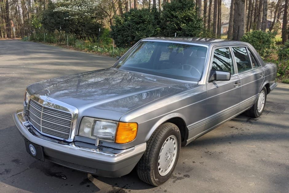 1988 Mercedes-Benz W126 S-Class sold for $8,600
