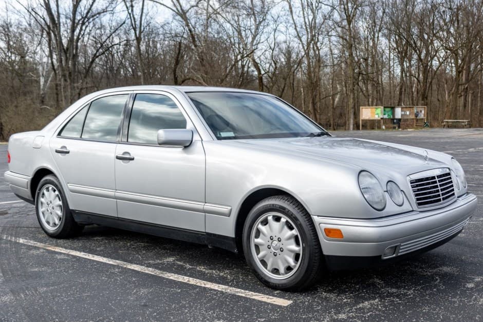 1998 Mercedes-Benz W210 E-Class sold for $8,400