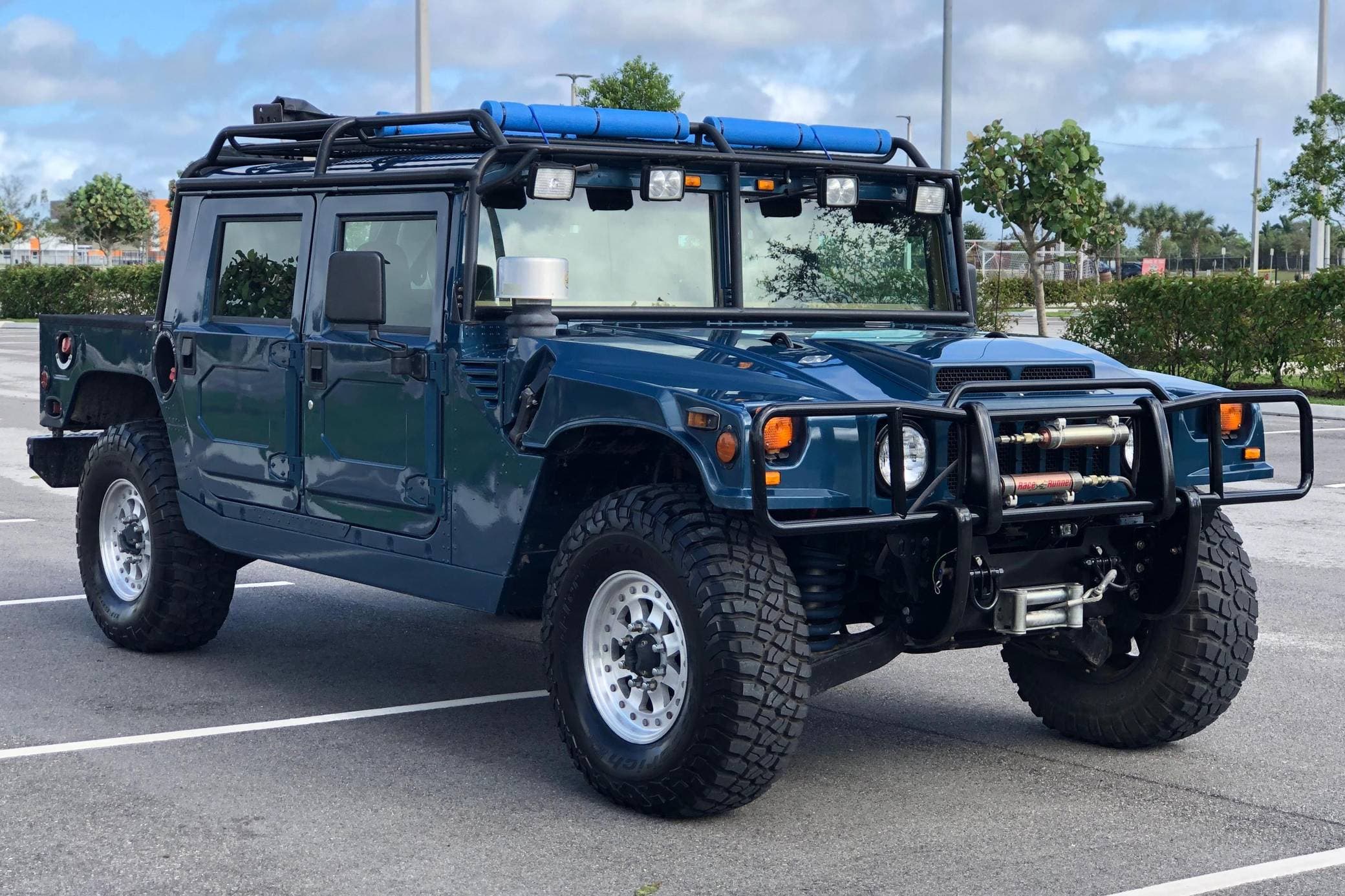 1994 AM General Hummer sold for $32,750