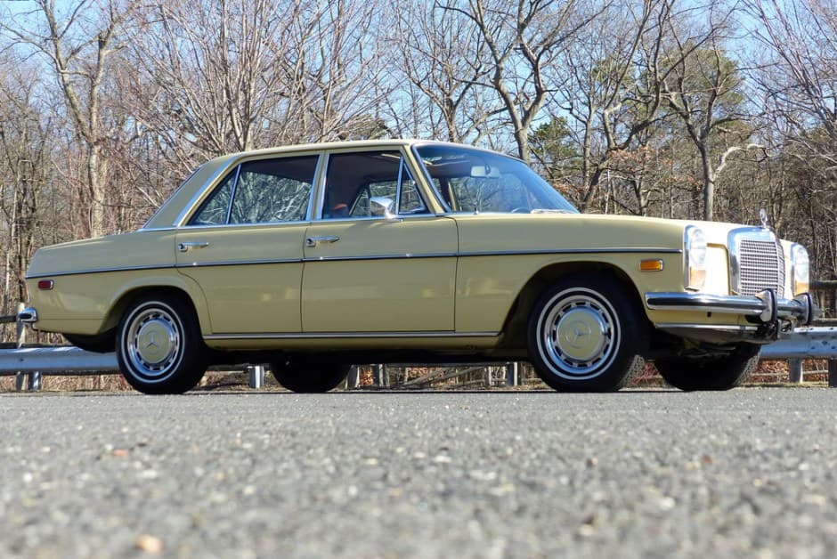 1973 Mercedes-Benz W114 & W115 sold for $15,500