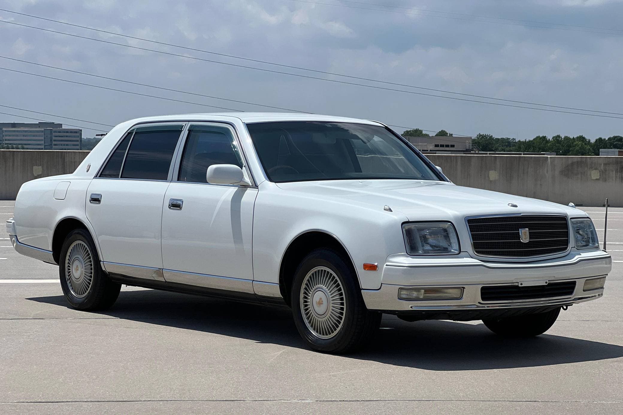 1998 Toyota Century sold for $18,500