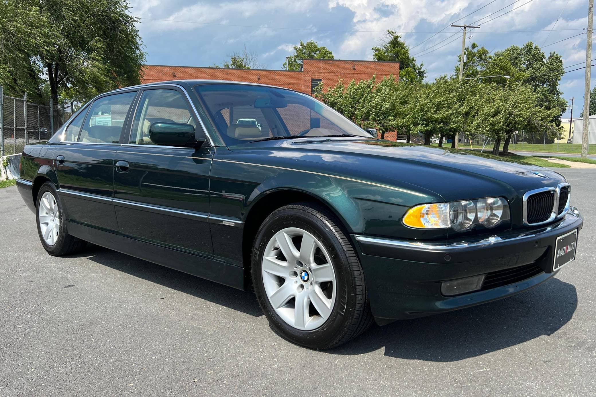 2001 BMW 7 Series sold for $19,750