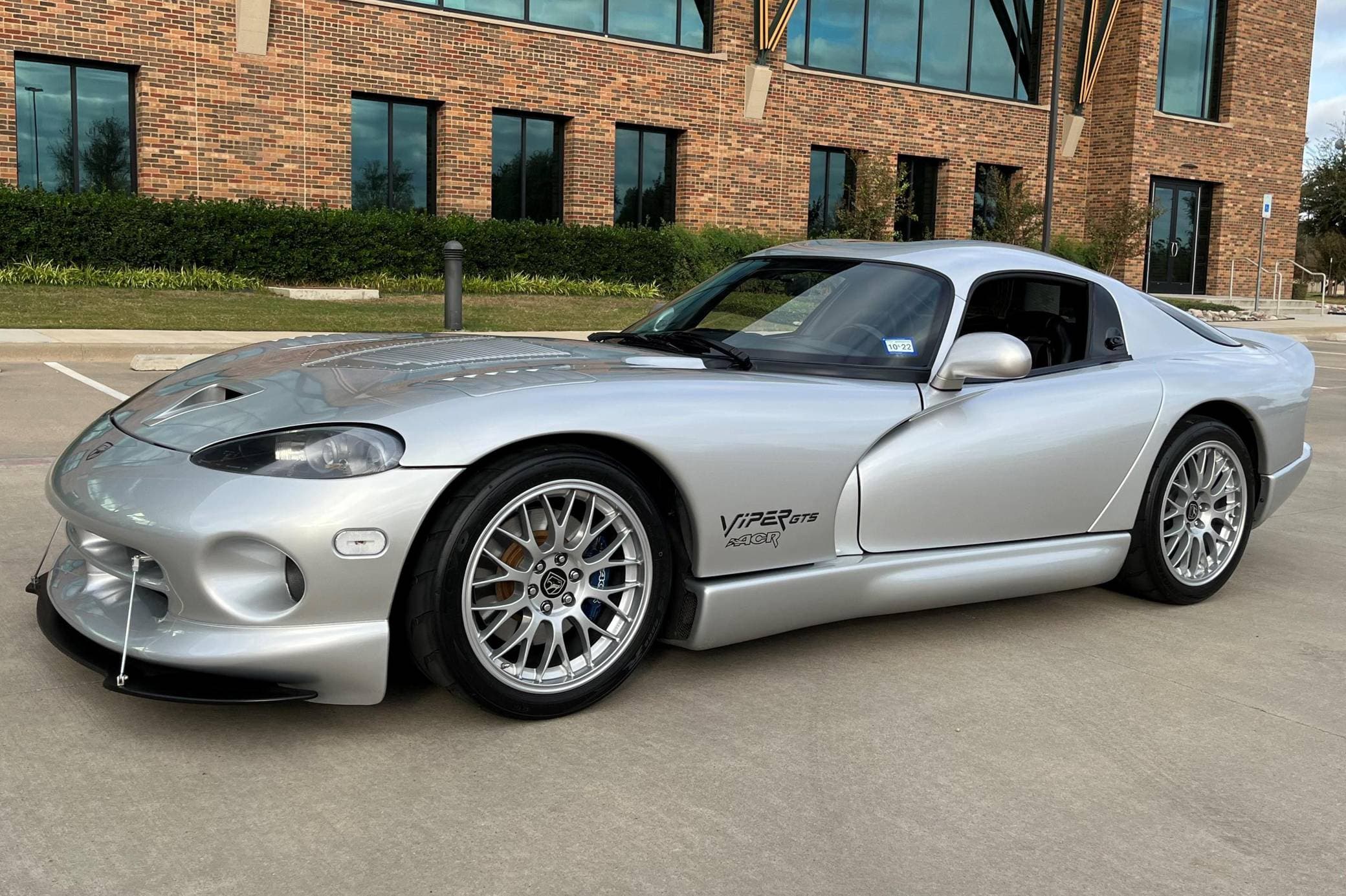 1999 Dodge Viper sold for $30,250