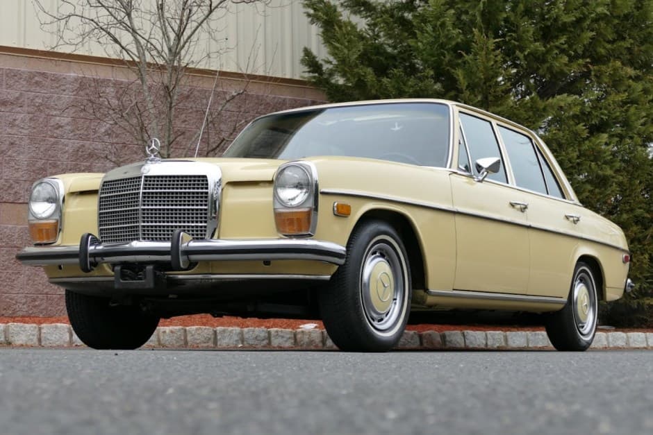 1973 Mercedes-Benz W114 & W115 sold for $18,500
