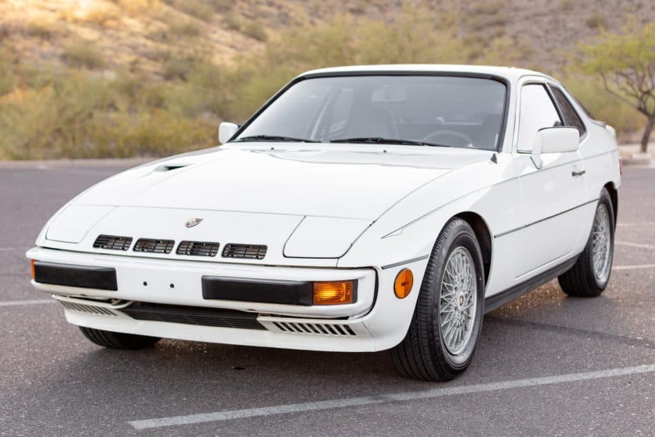 1982 Porsche 924 sold for $22,222
