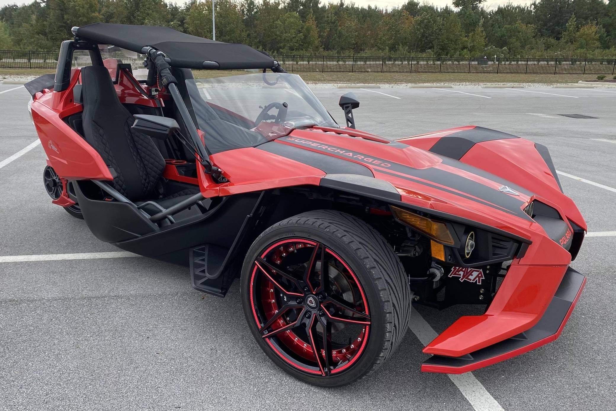 2015 Polaris Slingshot sold for $17,100