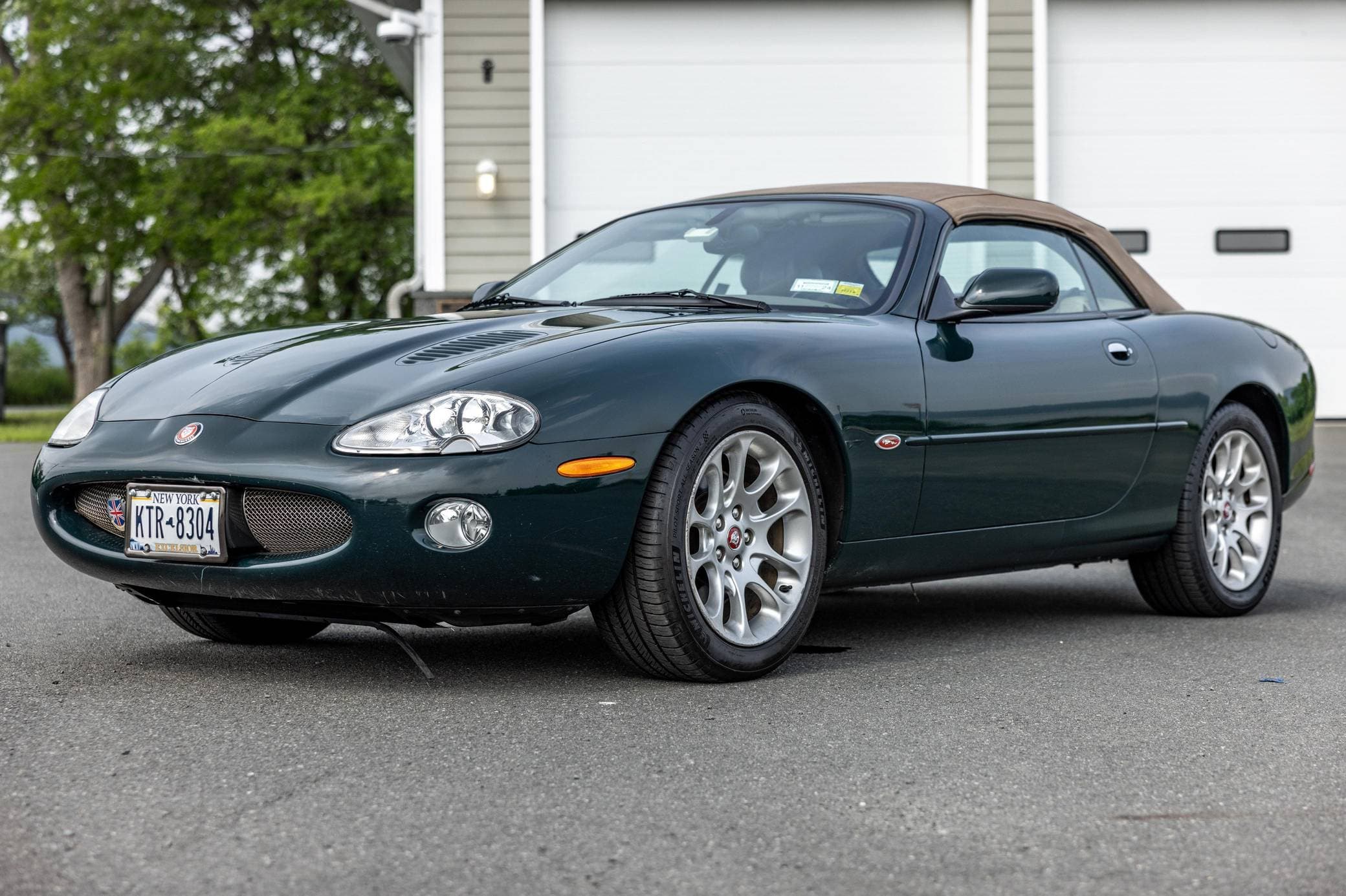 2001 Jaguar XKR sold for $8,250
