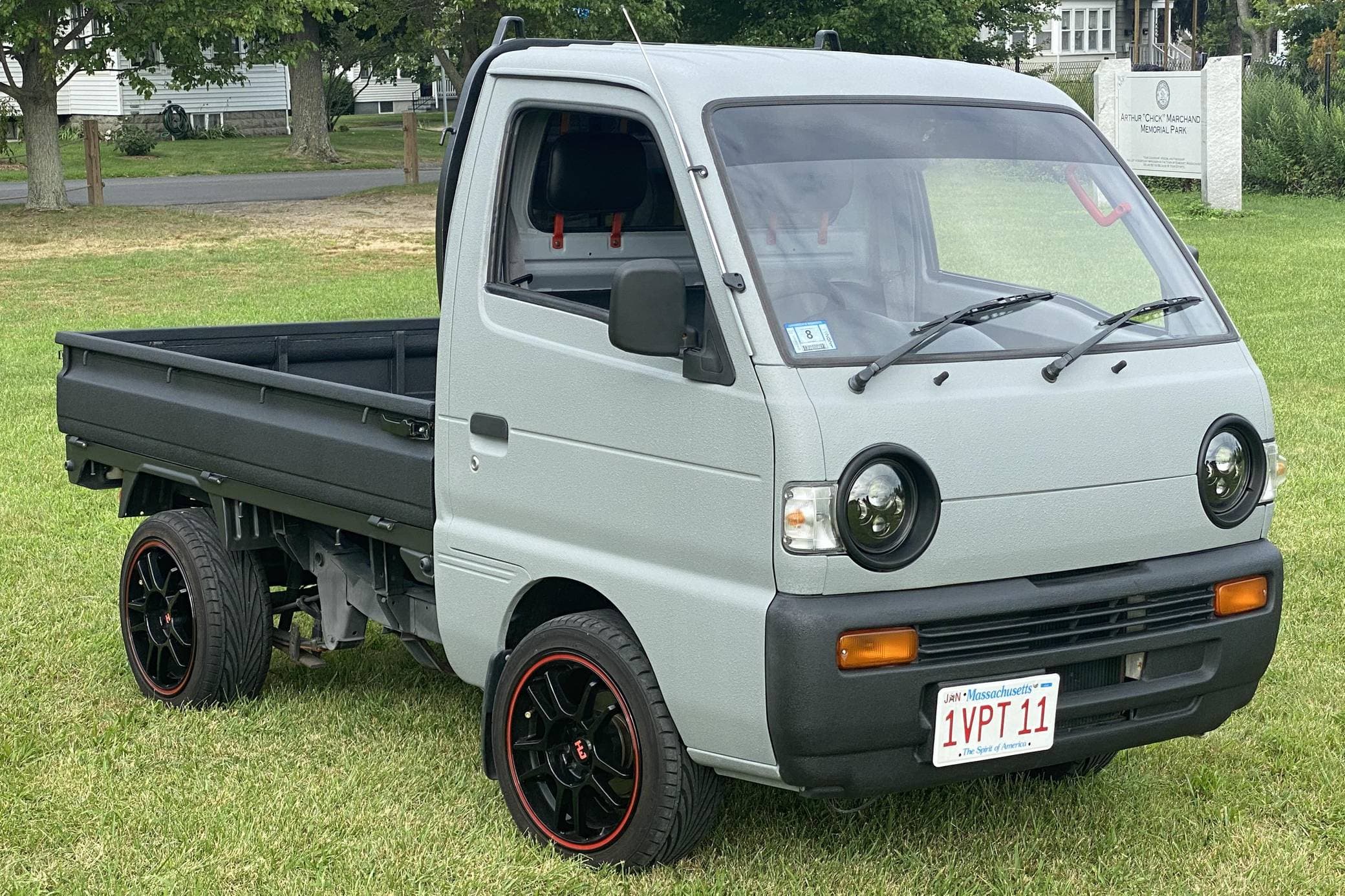 1993 Suzuki Carry Truck sold for $6,600