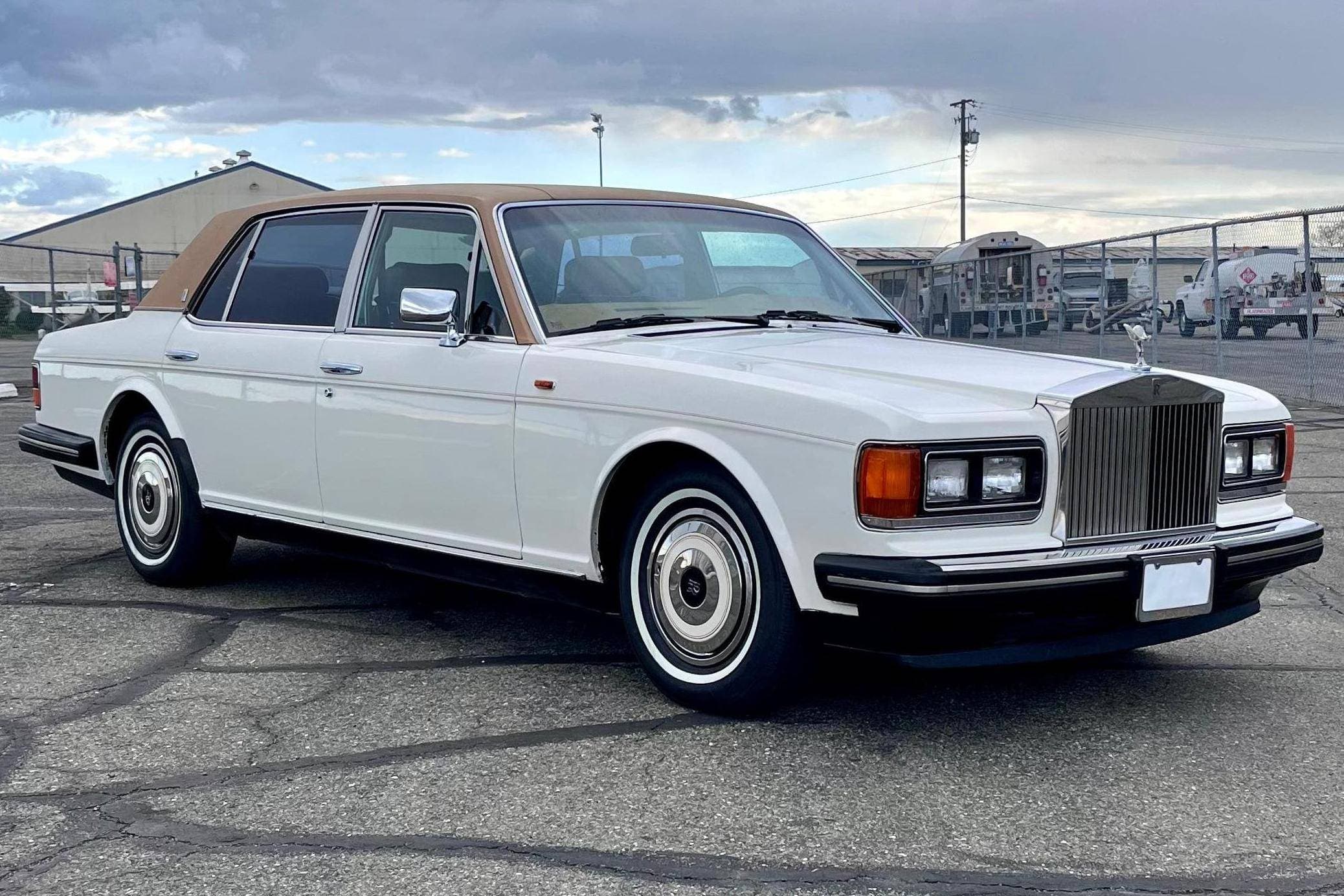 1991 Rolls-Royce Silver Spur sold for $7,099