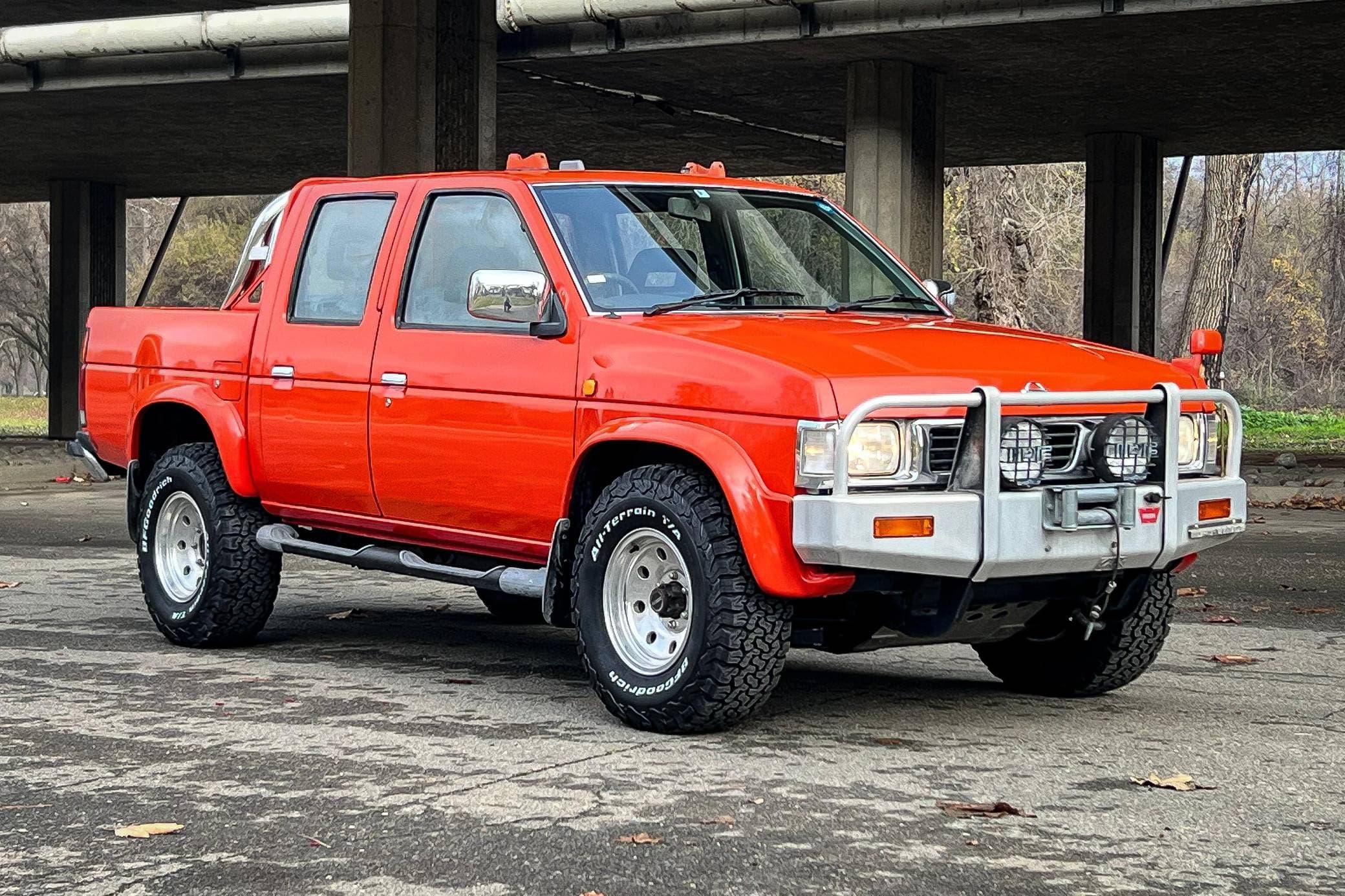1995 Nissan Pickup sold for $12,100