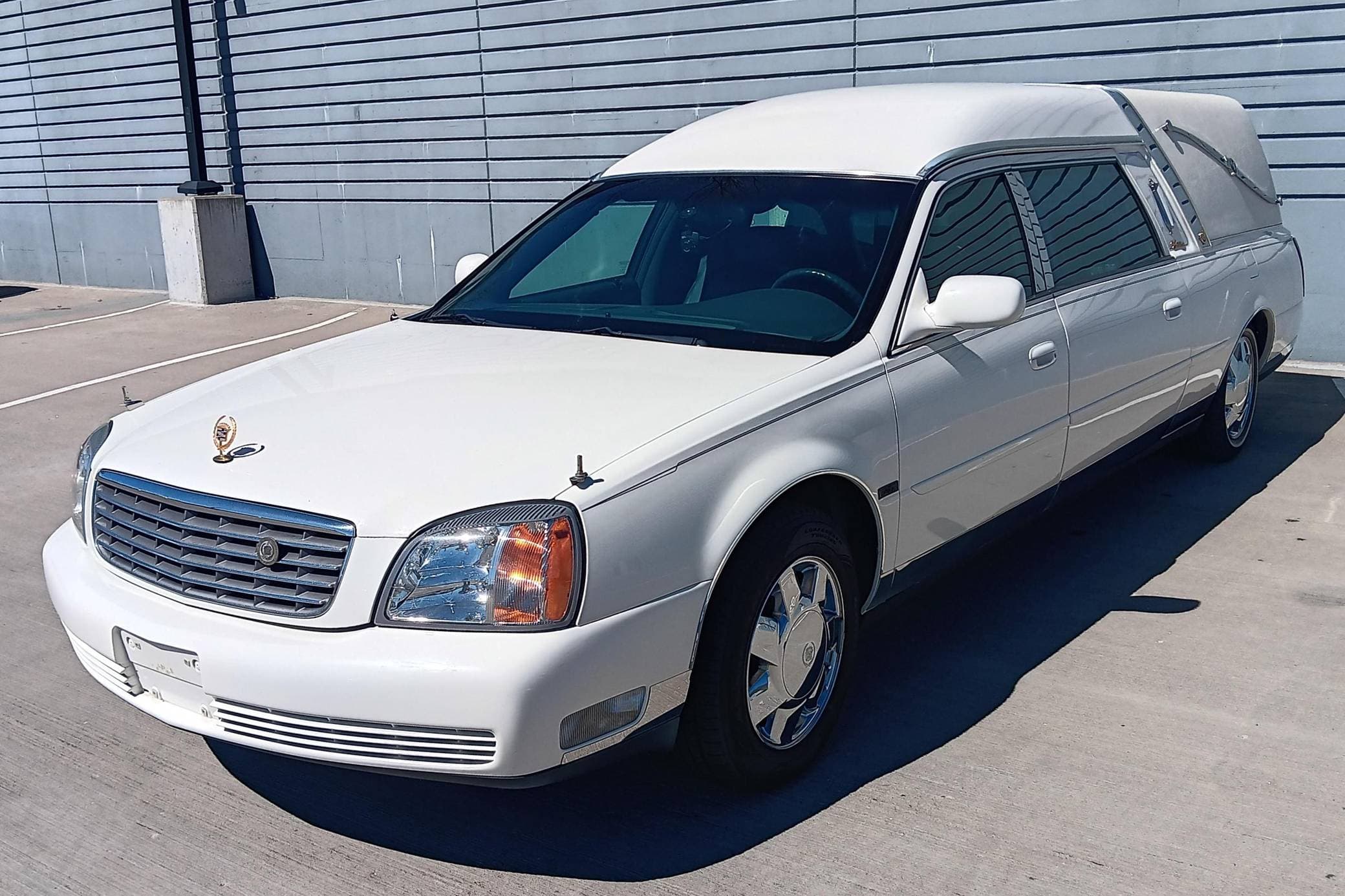 2000 Cadillac DeVille sold for $3,350