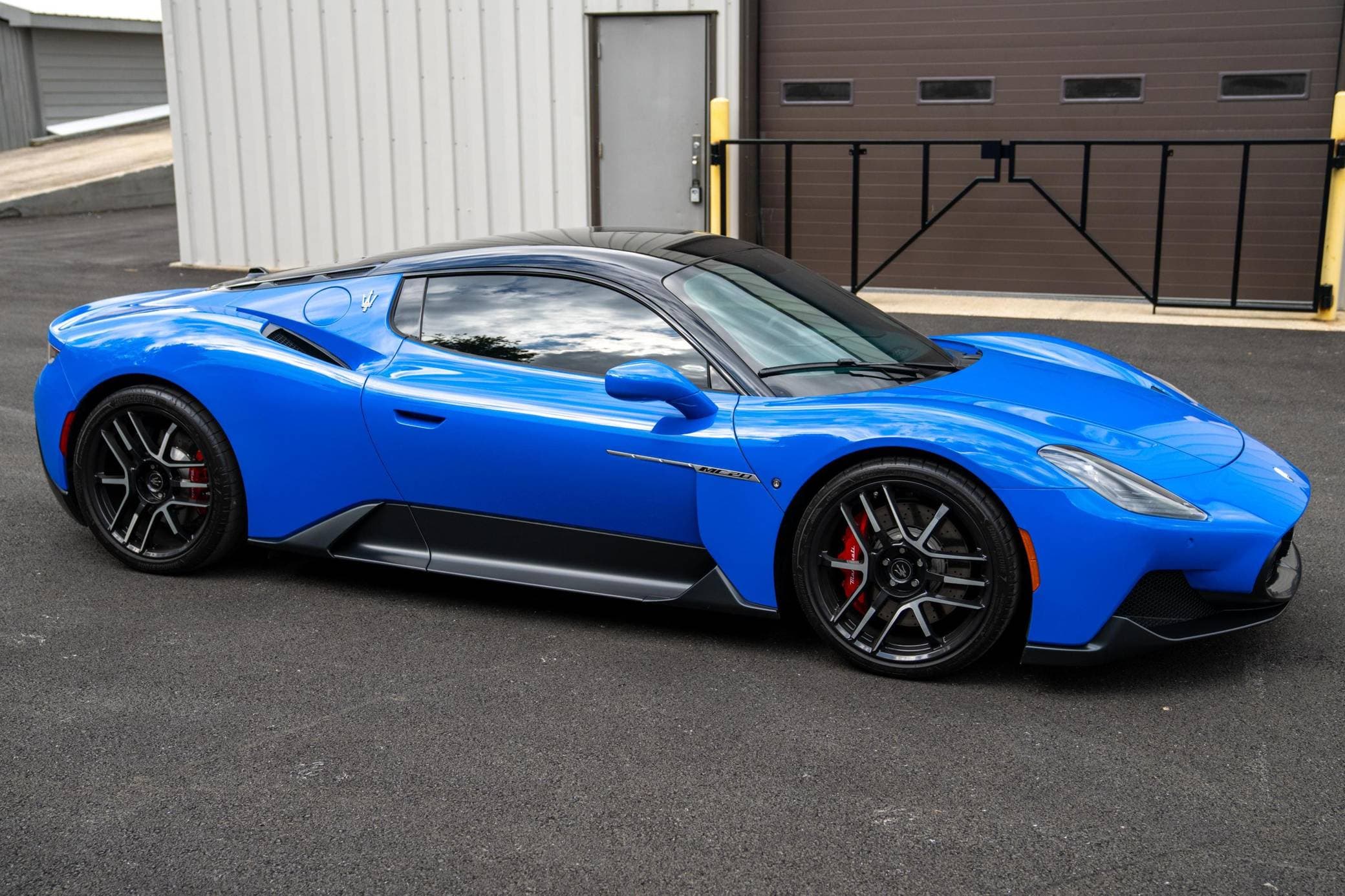 2022 Maserati MC20 sold for $30,250