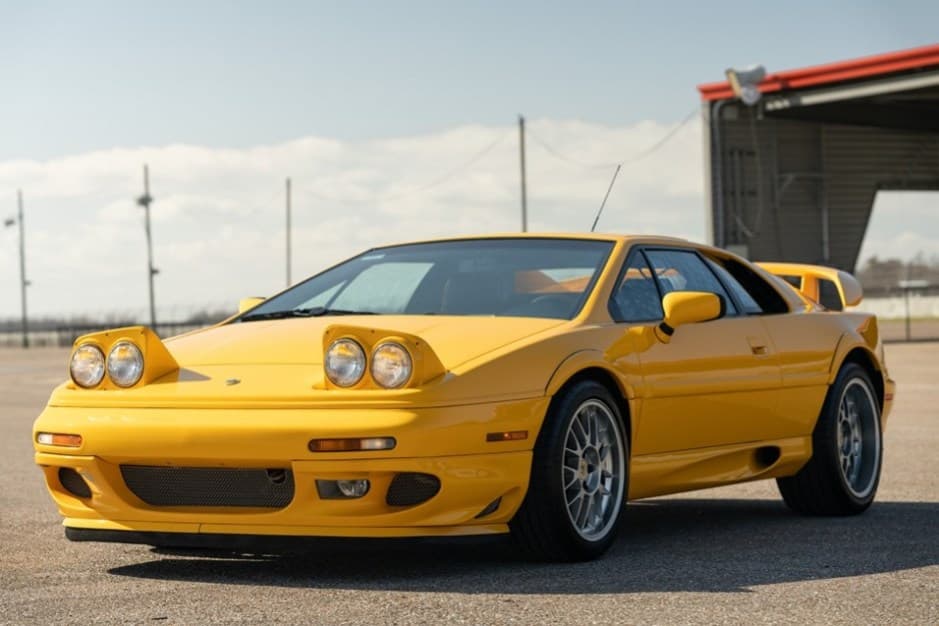 2004 Lotus Esprit sold for $105,584