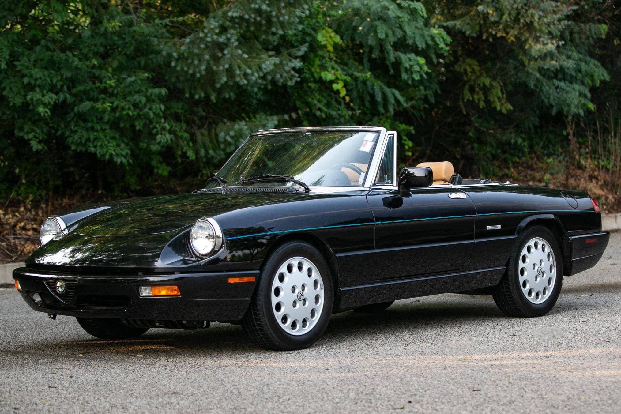 1993 Alfa Romeo Spider sold for $16,000