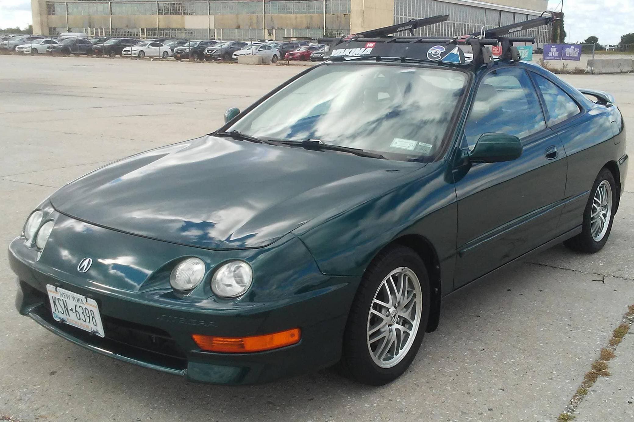 2001 Acura Integra sold for $5,800