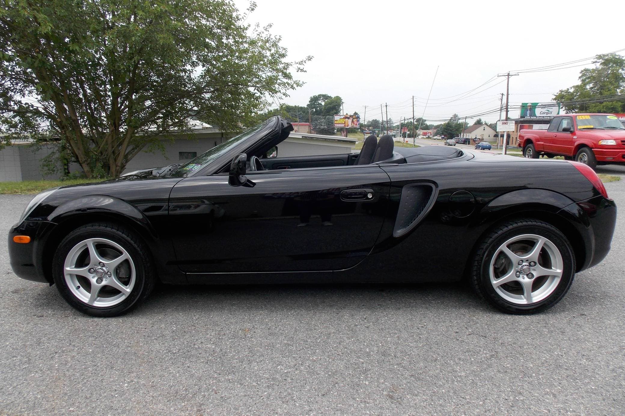2000 Toyota MR2 Spyder sold for $19,000