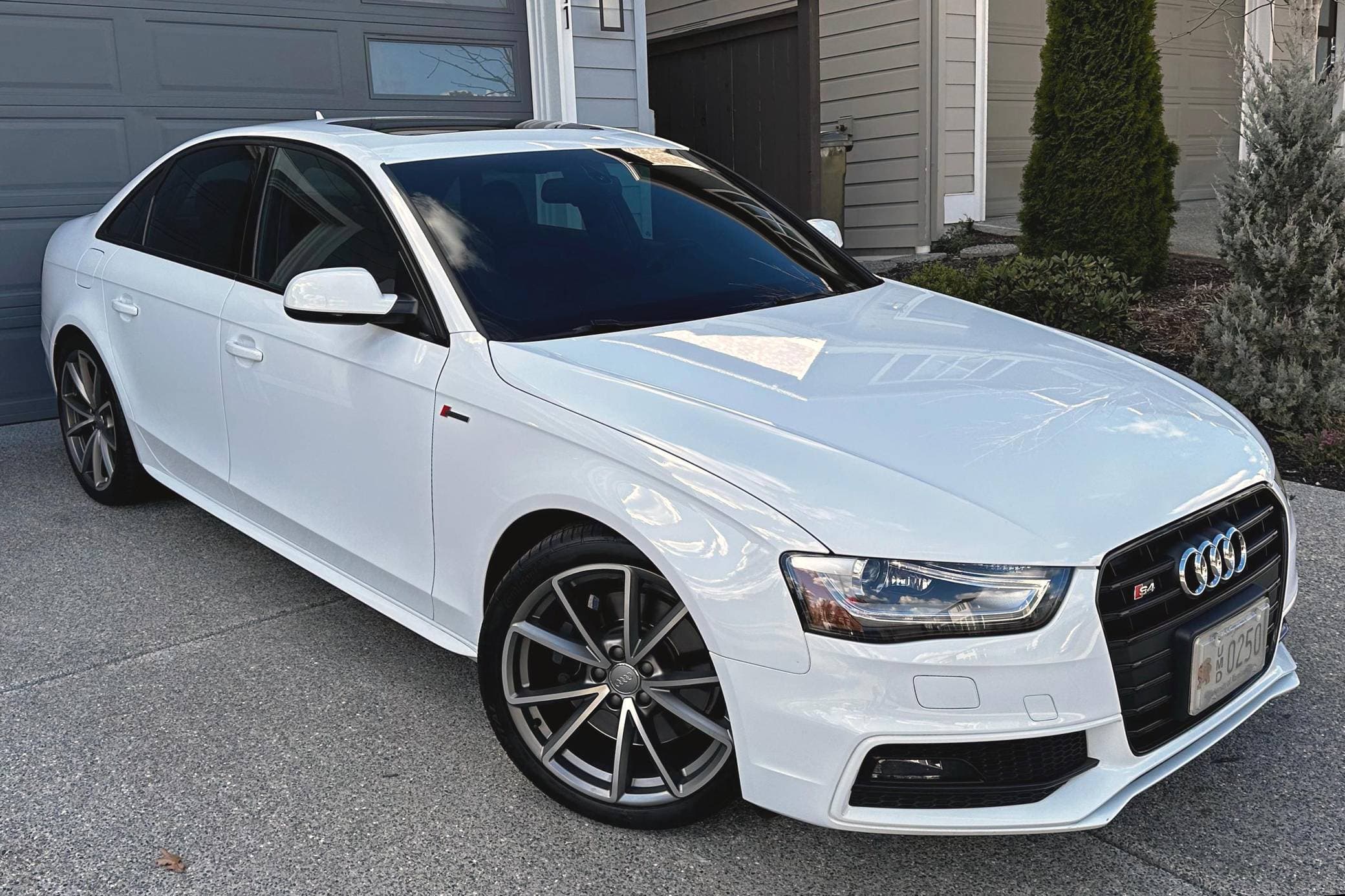2016 Audi B8 S4 sold for $31,500