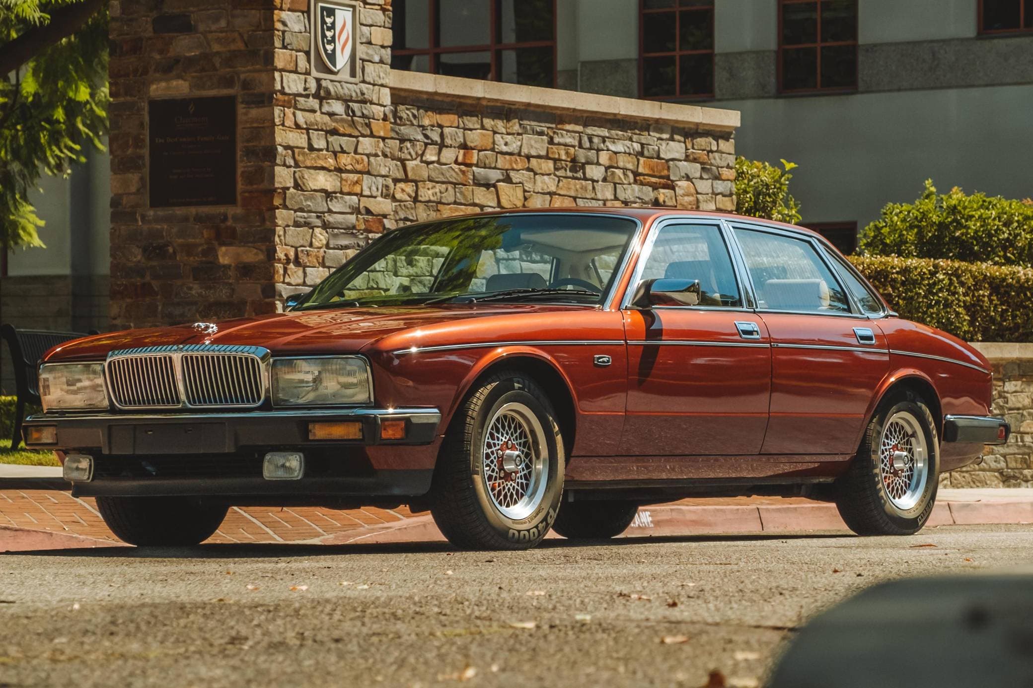 1990 Jaguar XJ6 sold for $10,500