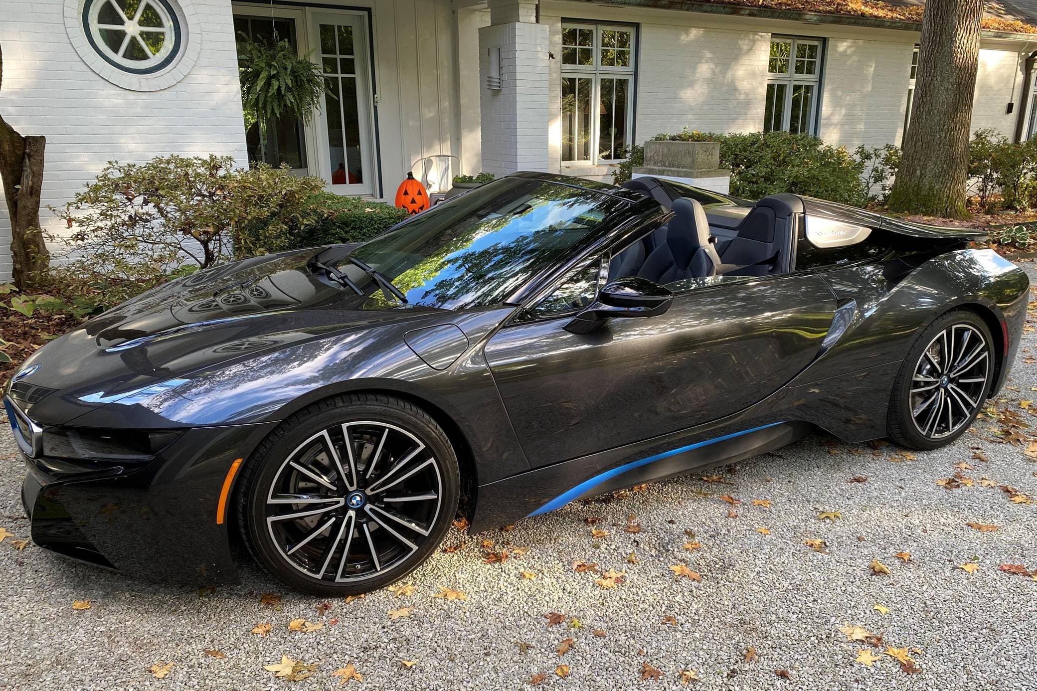 2019 BMW i8 sold for $100,000