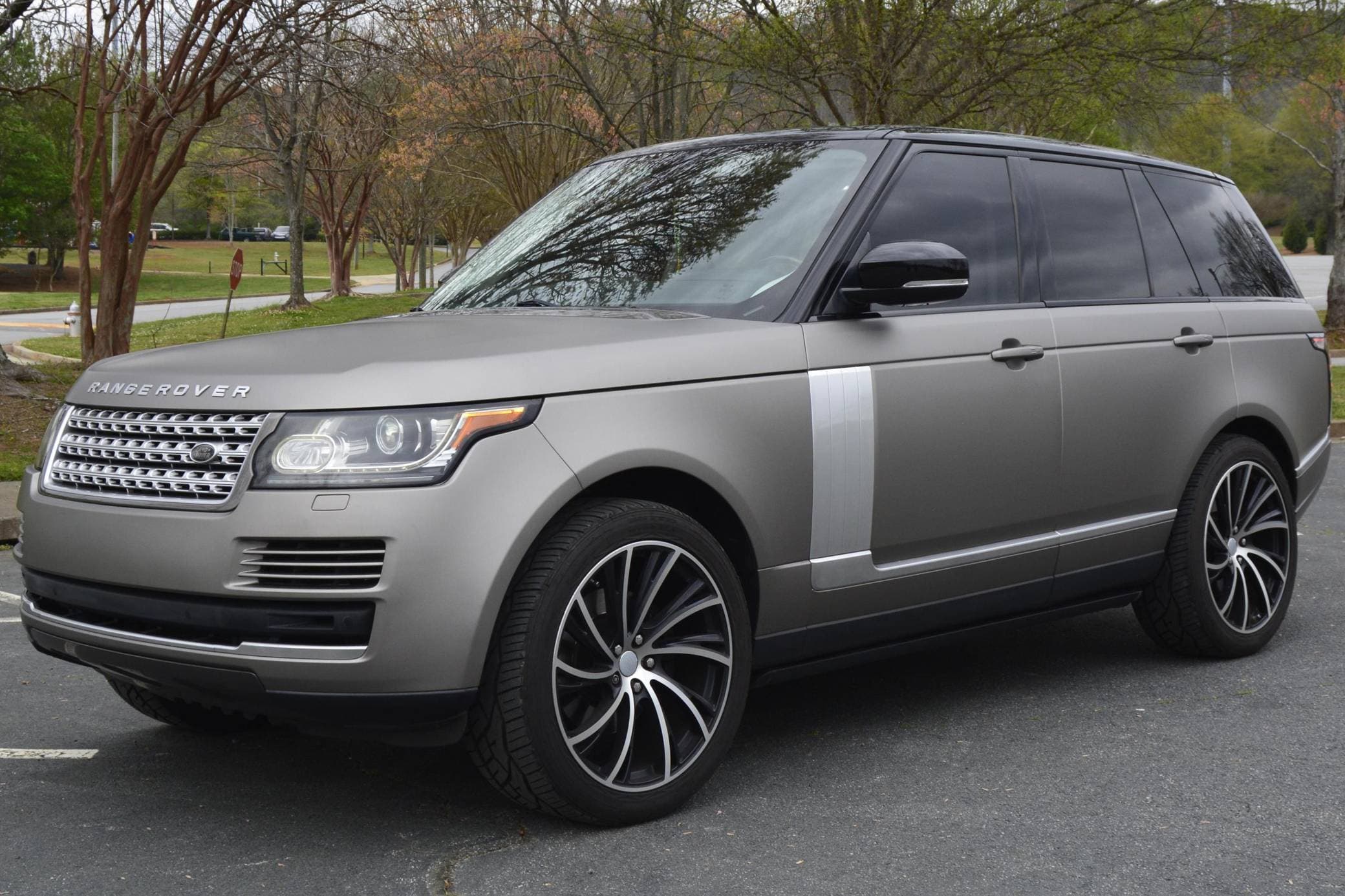 2014 Land Rover Range Rover sold for $20,650