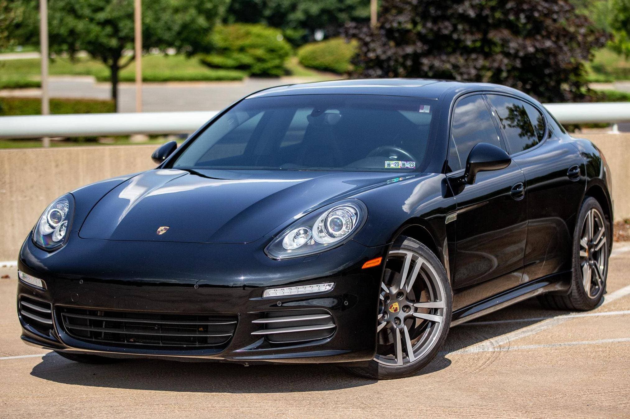 2016 Porsche Panamera sold for $35,000