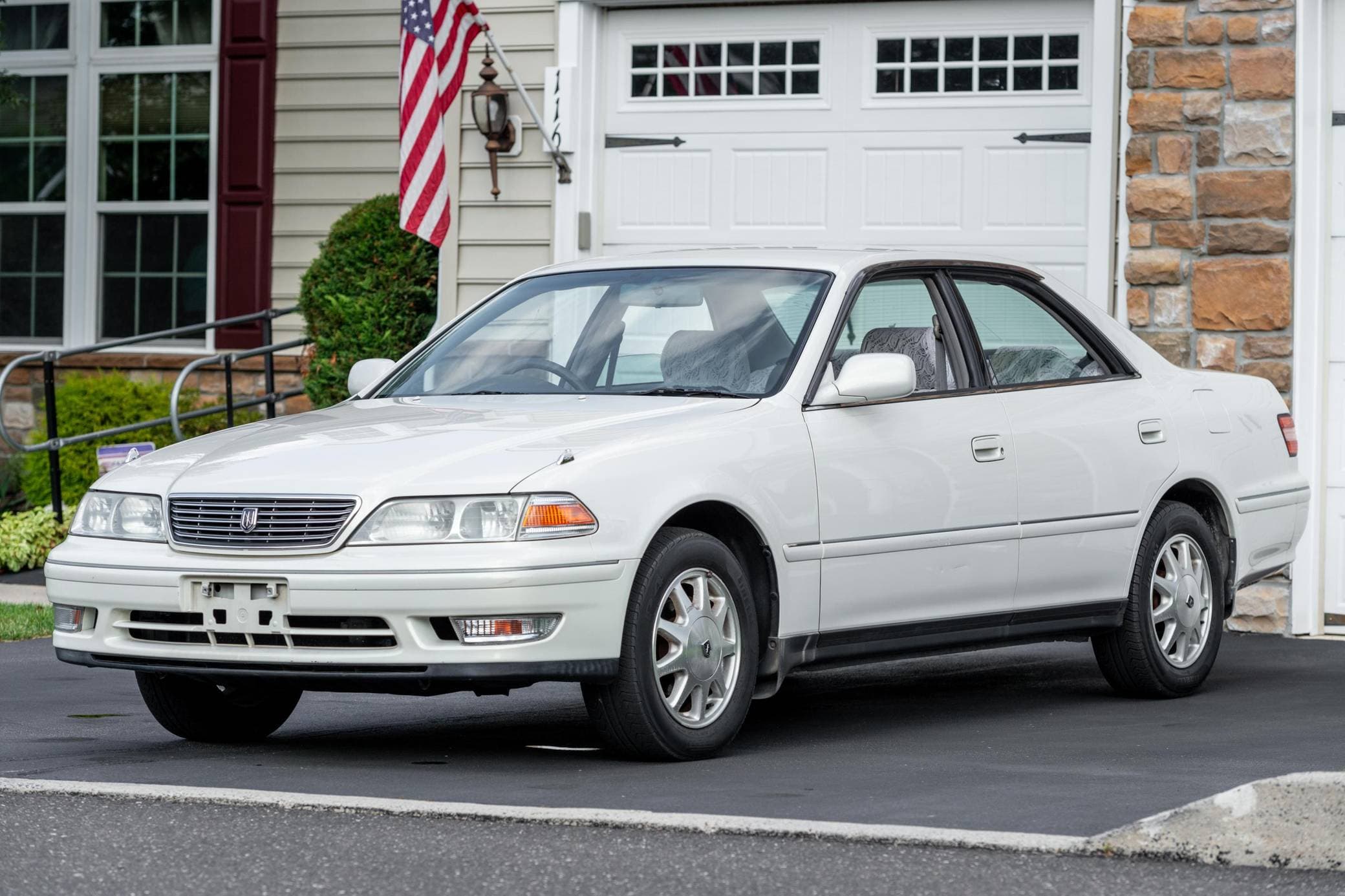 1997 Toyota Mark II sold for $5,555
