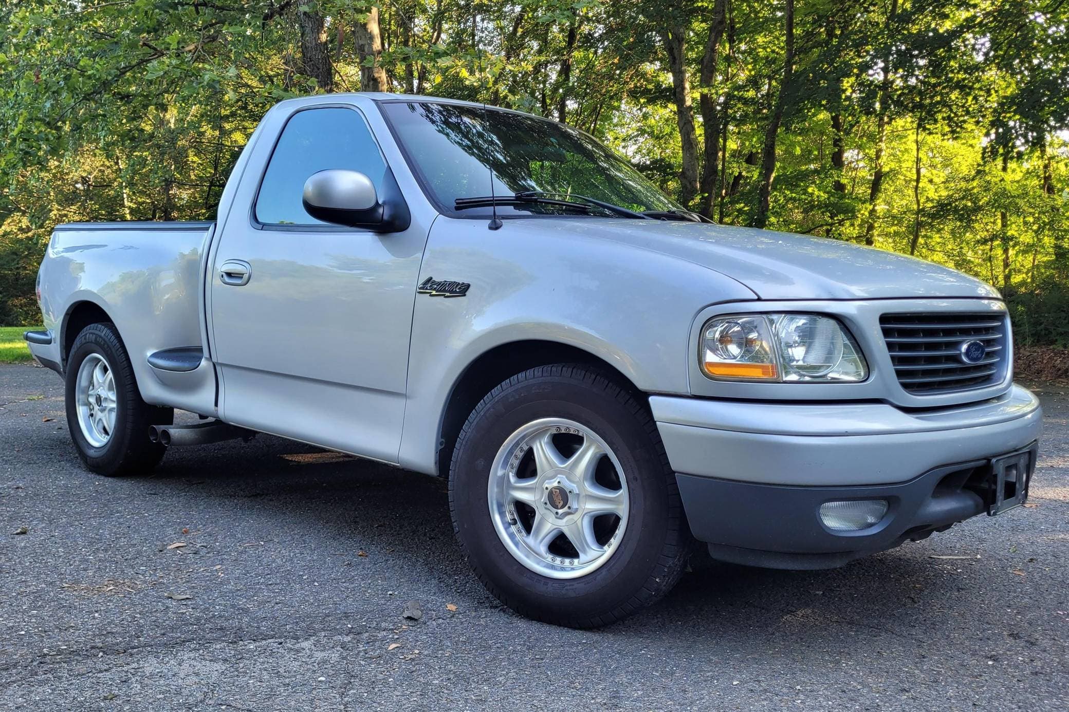 2001 Ford F-150 sold for $28,373