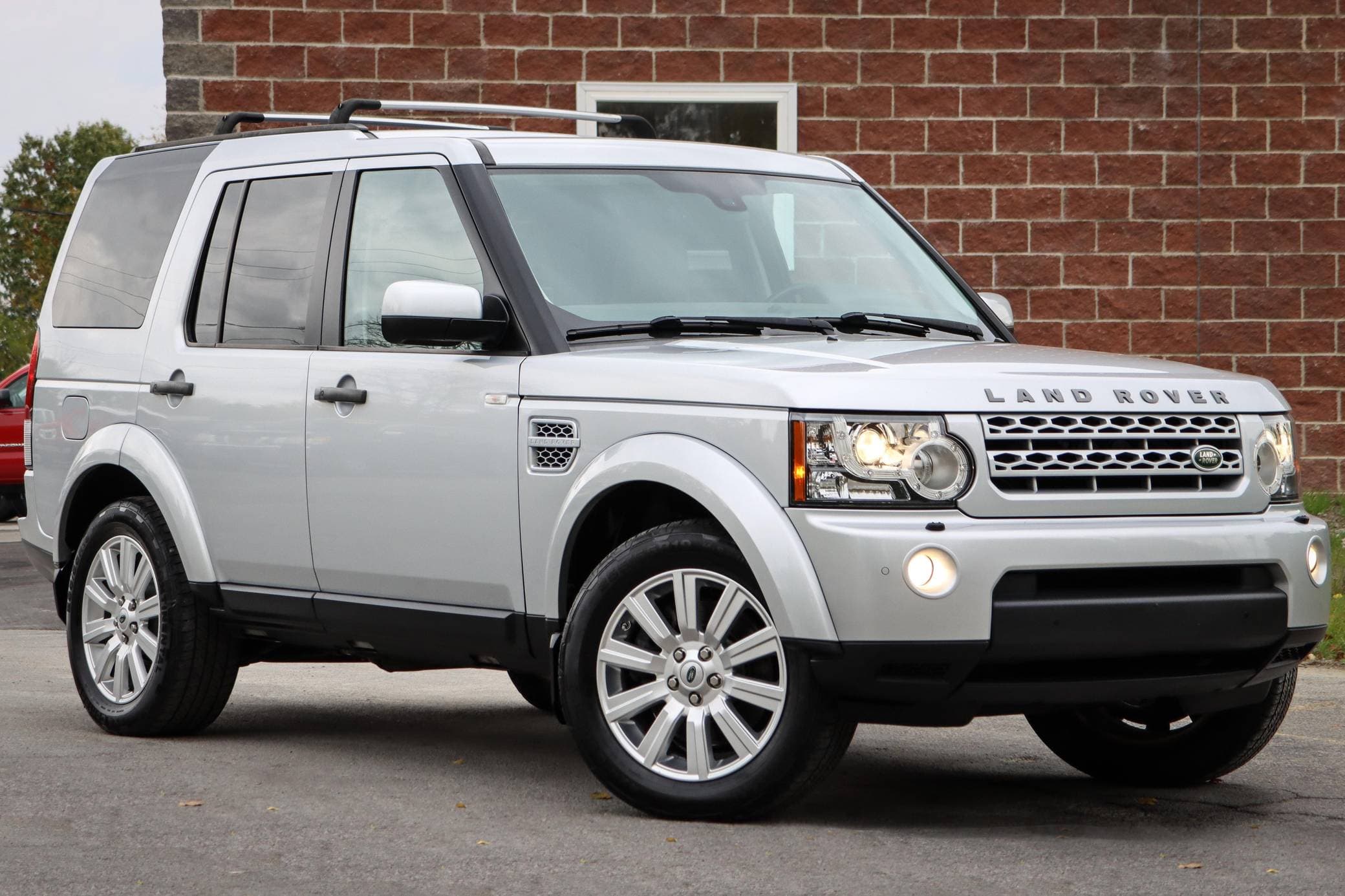 2013 Land Rover LR4 sold for $12,100