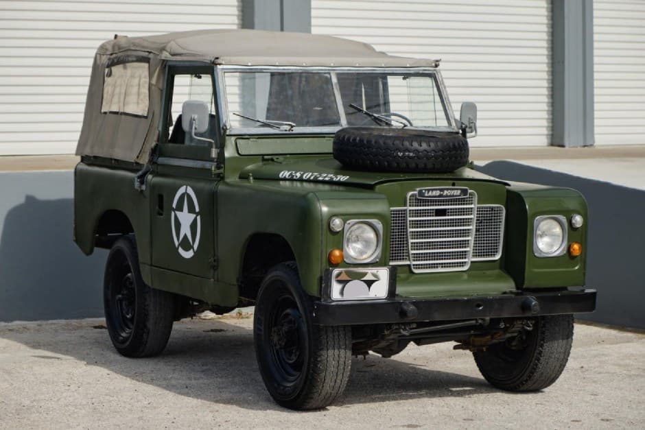 1968 Land Rover Series 88 sold for $14,345