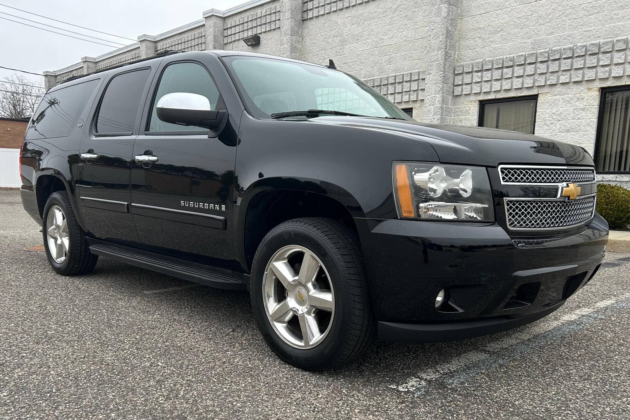 2007 Chevrolet Suburban sold for $23,000