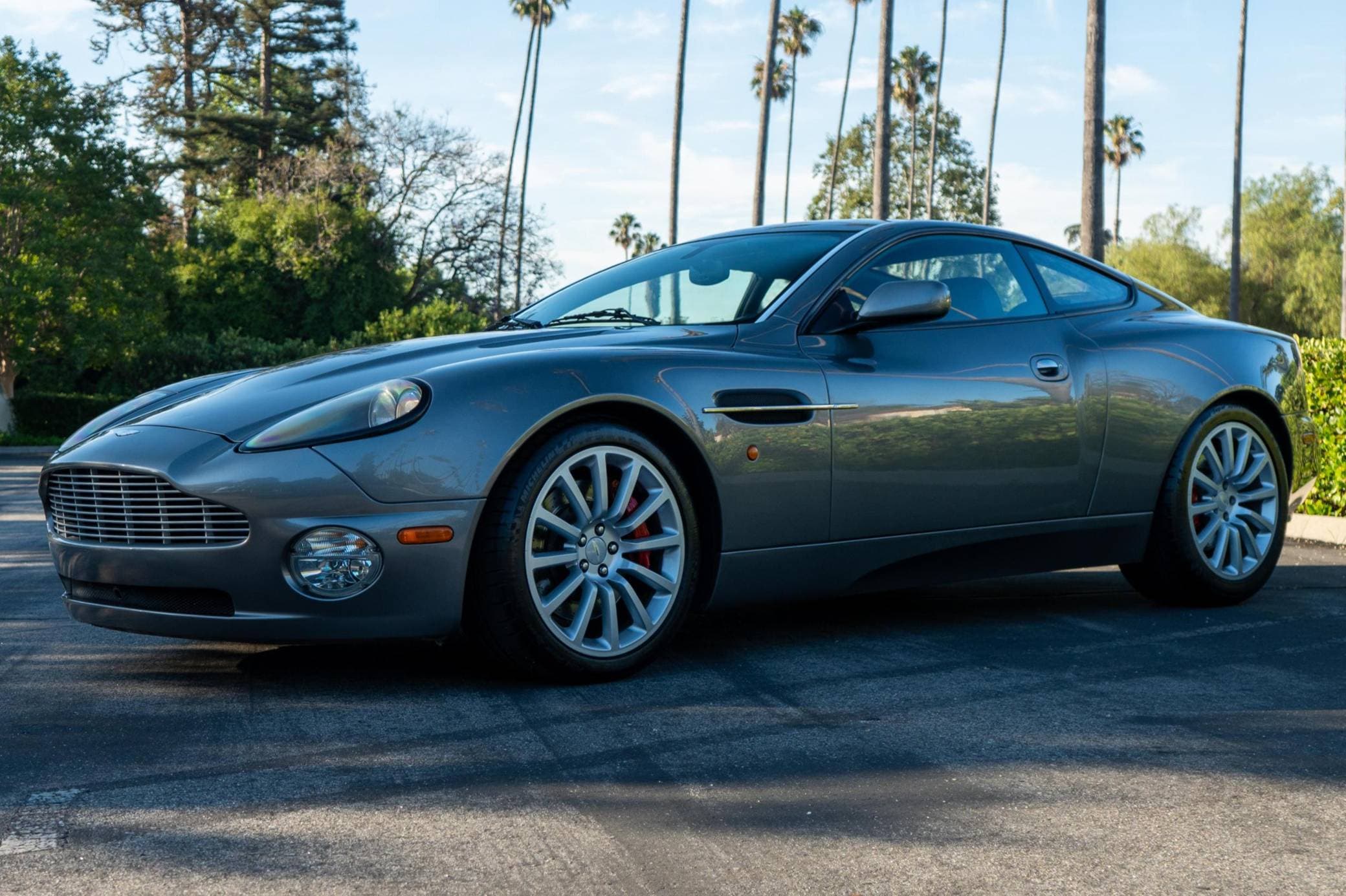 2003 Aston Martin Vanquish sold for $43,250