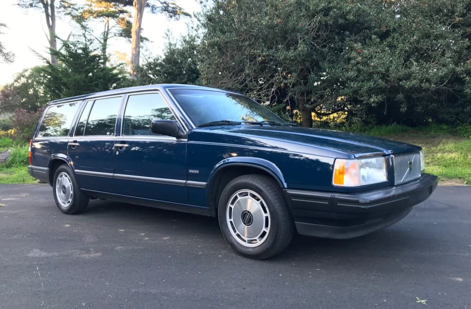 1990 Volvo 700-Series sold for $5,250