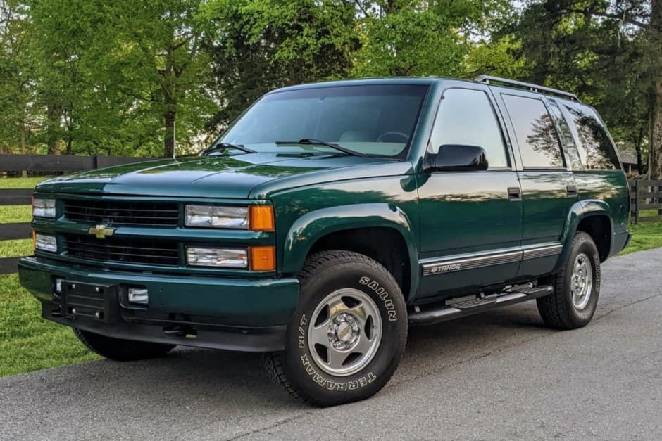 2000 Chevrolet Tahoe GMT400 sold for $25,000