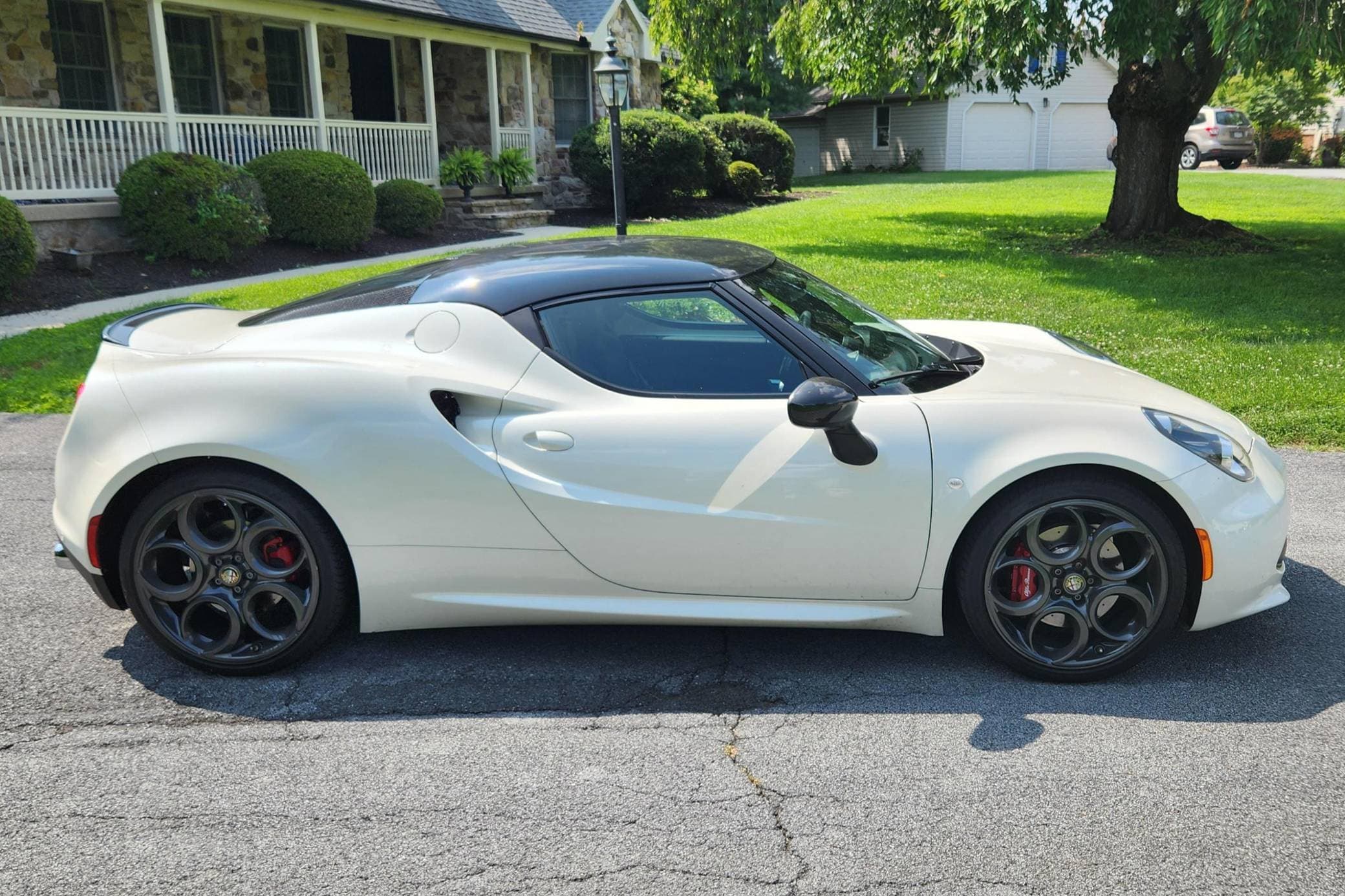 2015 Alfa Romeo 4C sold for $39,000