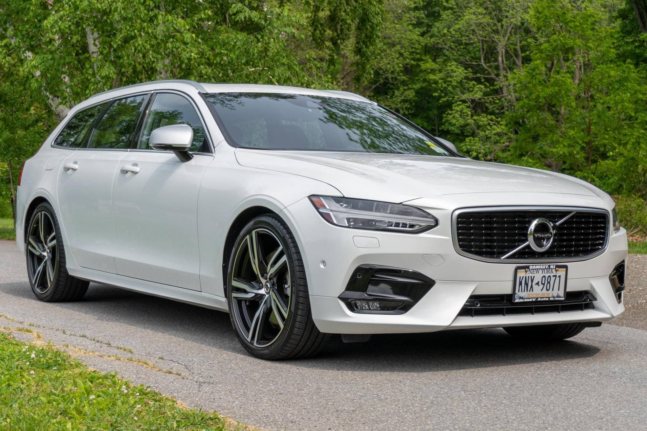 2019 Volvo V90 sold for $37,250