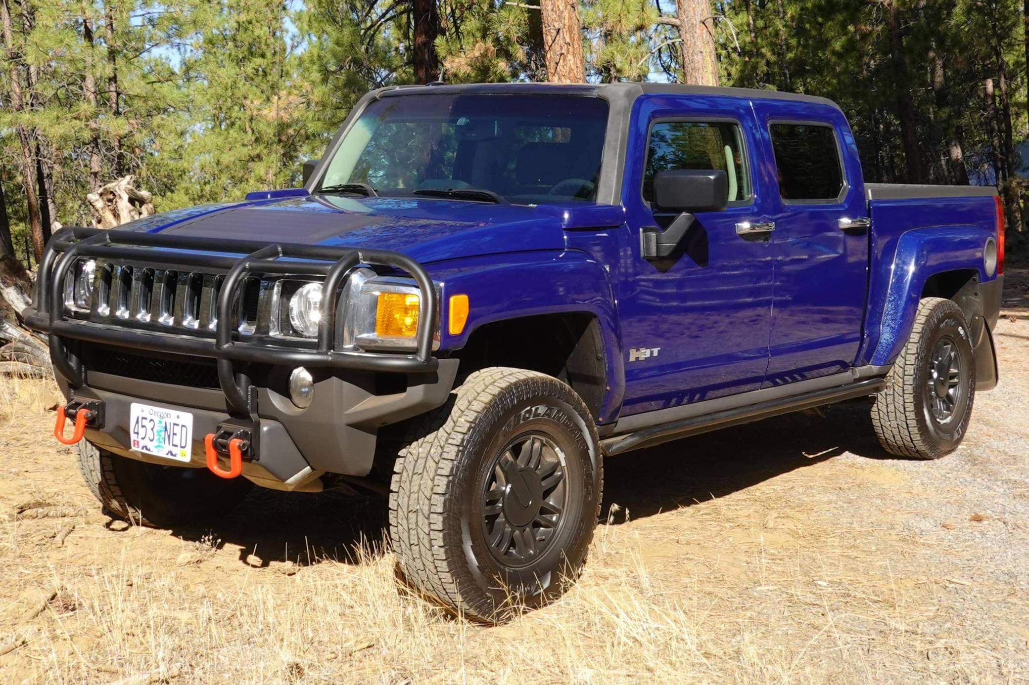 2009 Hummer H3T sold for $19,250