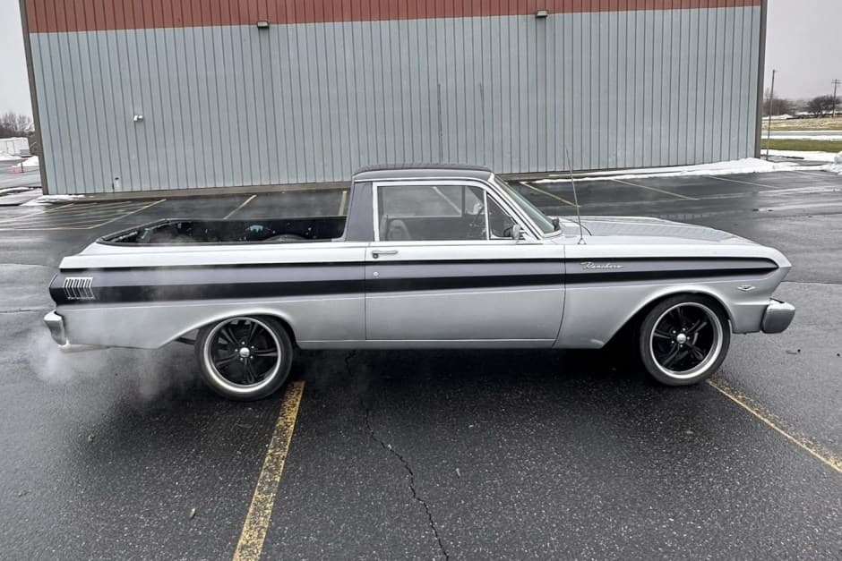 1964 Ford Ranchero sold for $10,900