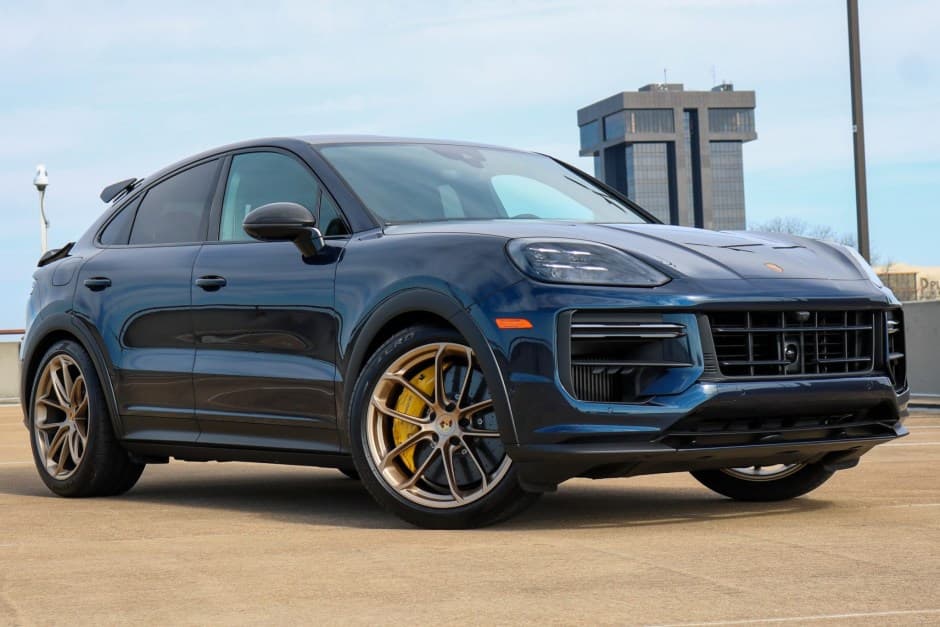 2024 Porsche 9Y0/9Y3 Cayenne (2019-) sold for $193,000