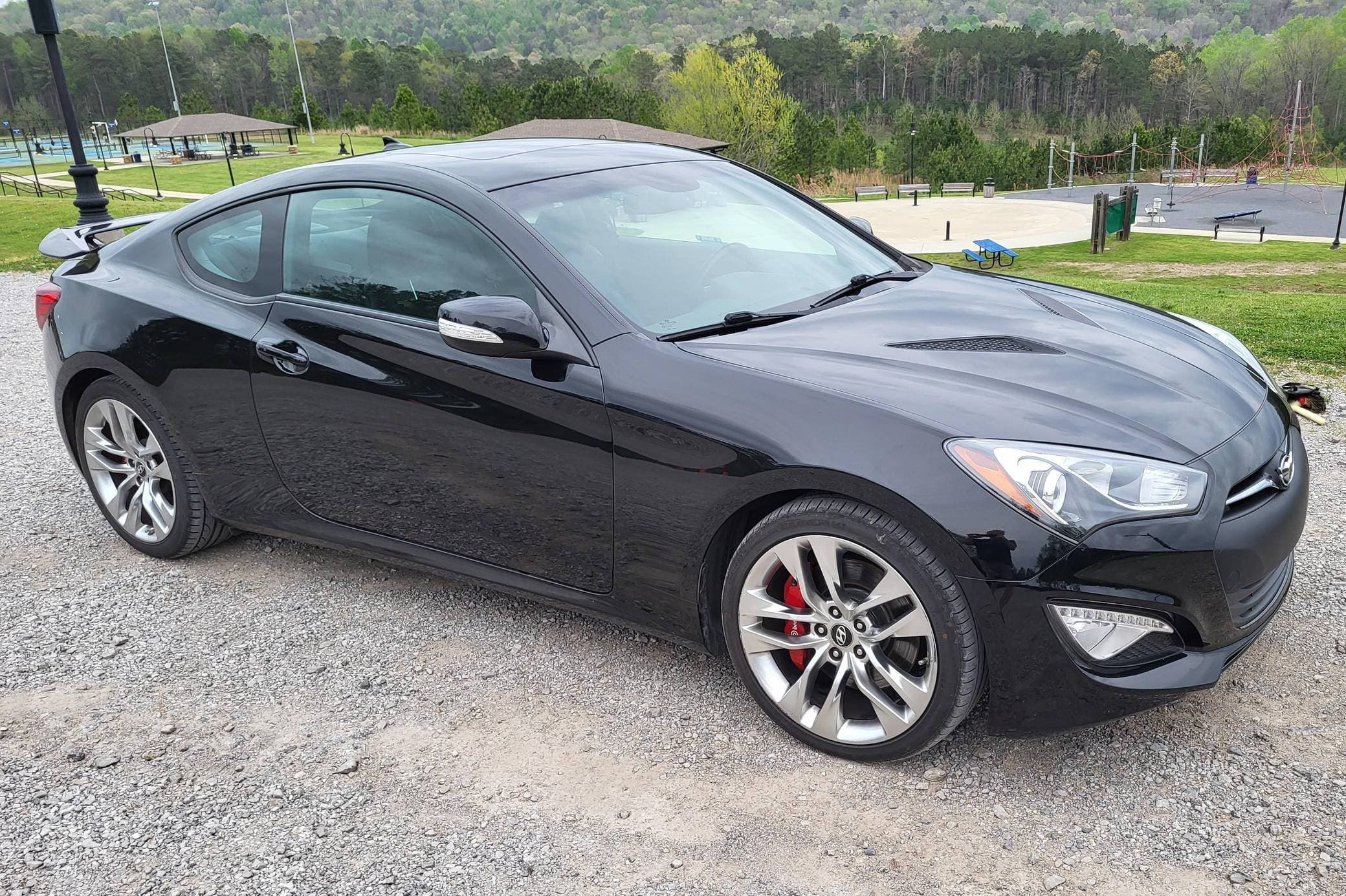 2014 Hyundai Genesis Coupe sold for $11,201