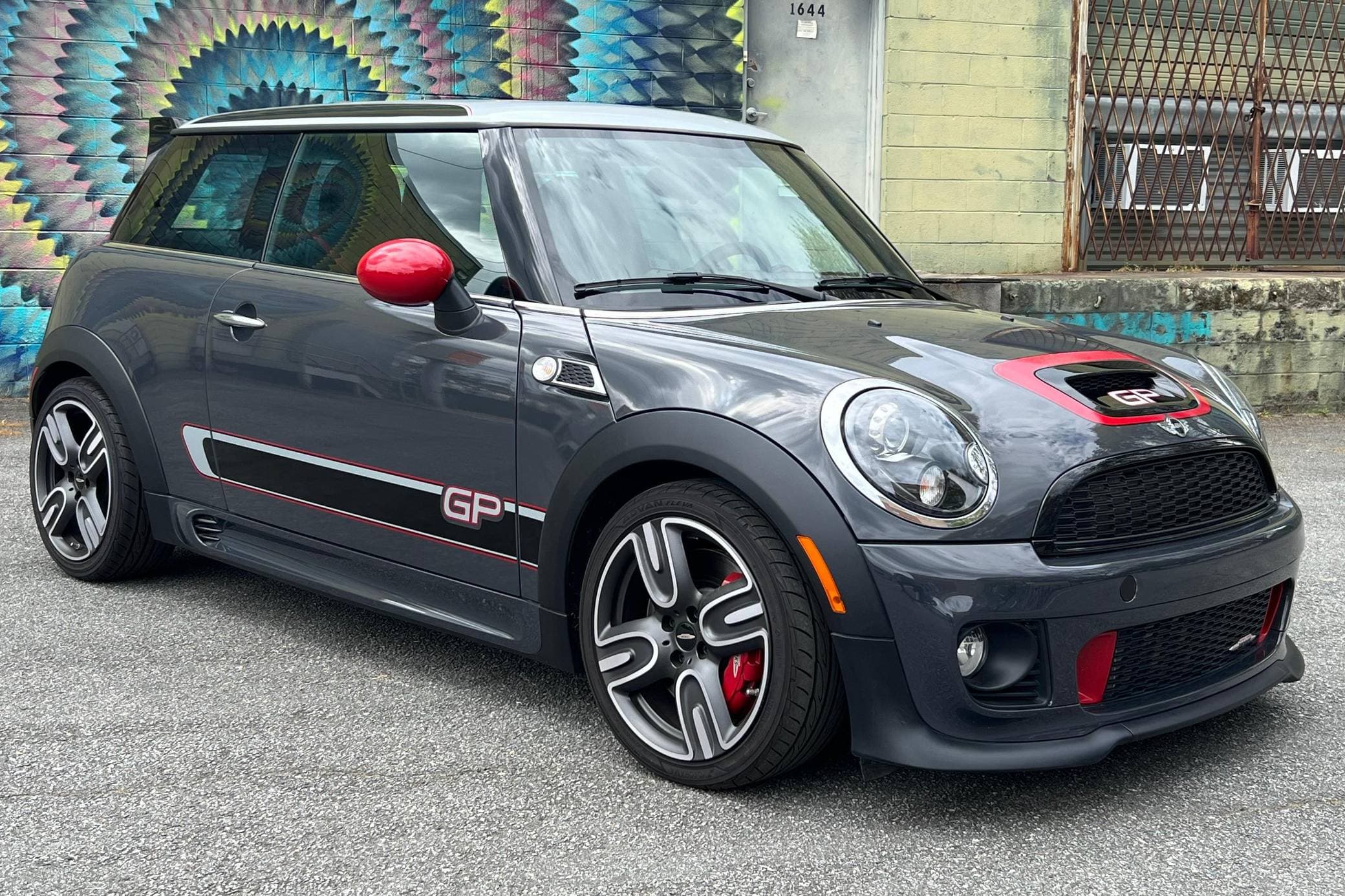 2013 MINI Cooper sold for $25,000