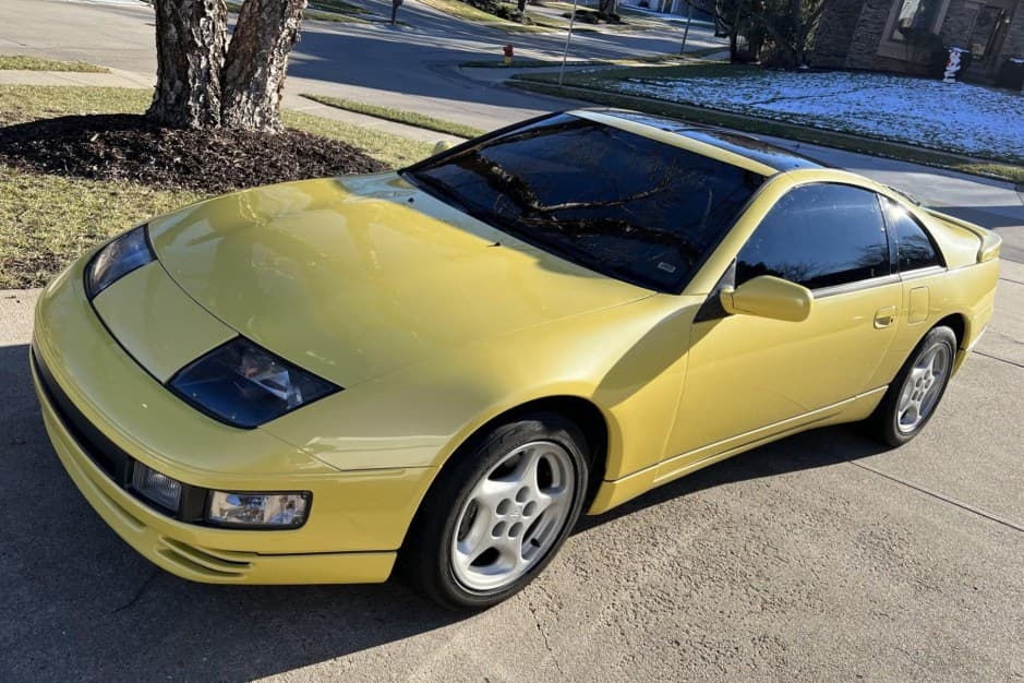 1990 Nissan Z32 300ZX sold for $15,750