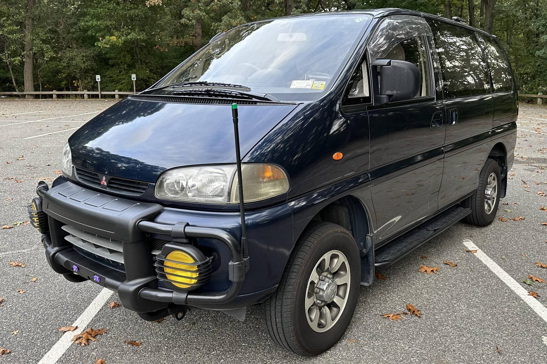 1994 Mitsubishi Delica sold for $8,500
