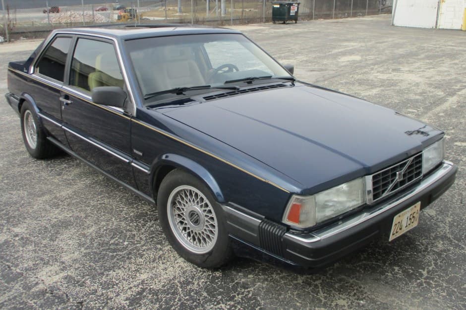 1991 Volvo 700-Series sold for $6,100