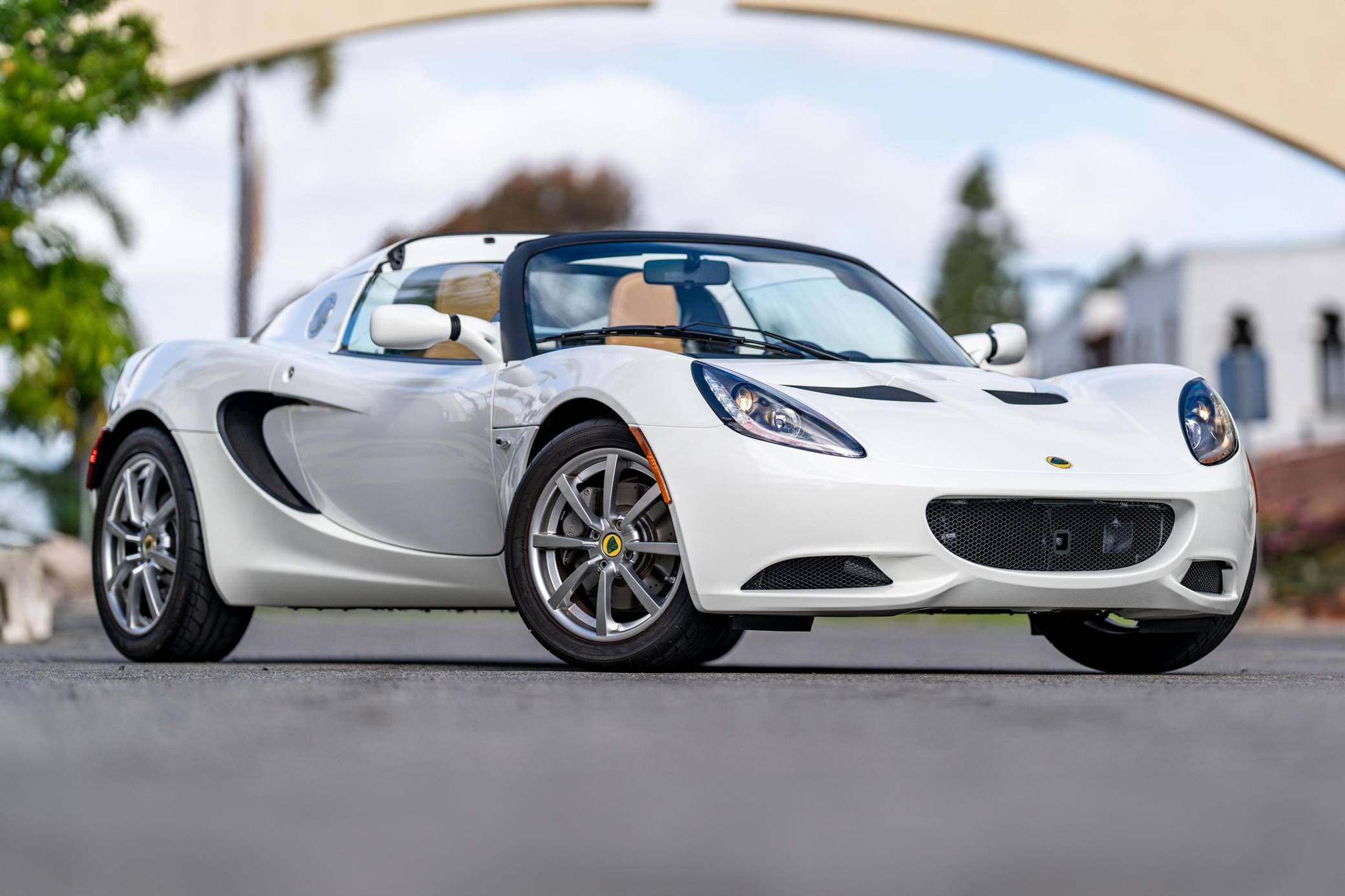 2011 Lotus Elise sold for $73,000