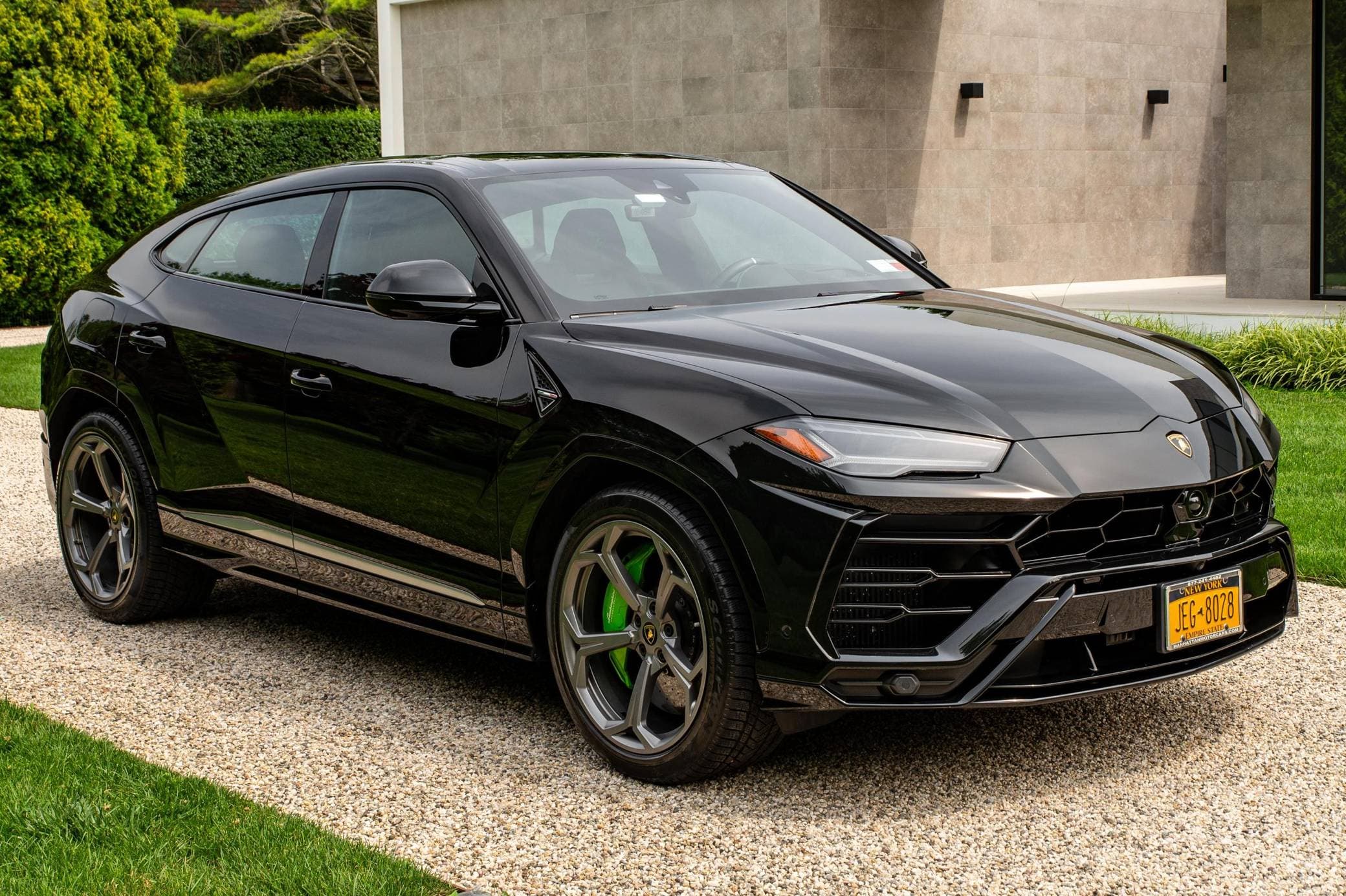 2019 Lamborghini Urus sold for $184,000