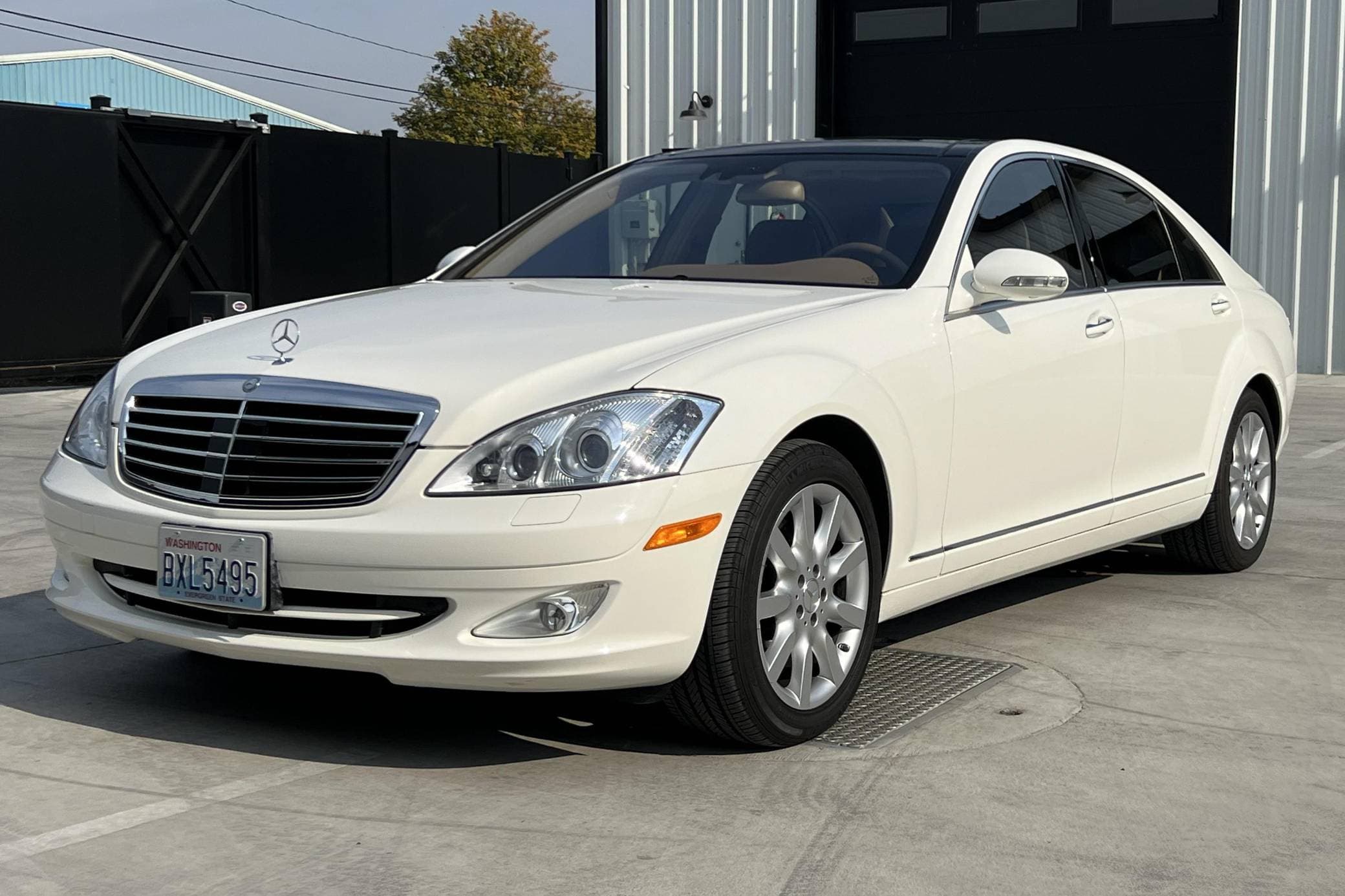 2007 Mercedes-Benz S-Class sold for $16,200
